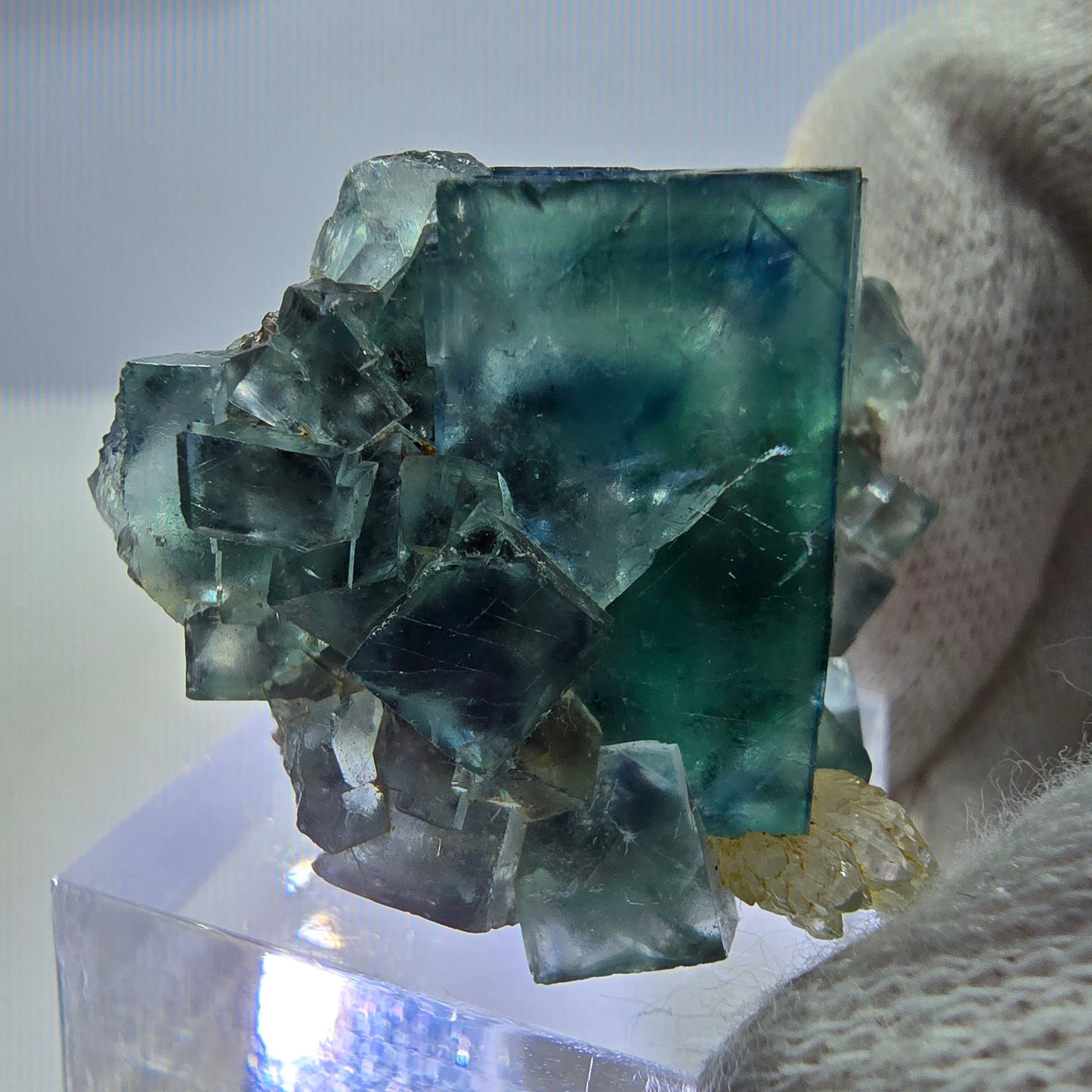 Klare Phantom Fluorit Würfel Quarz Stufe grün türkis Okorusu, Namibia 35*25*28mm