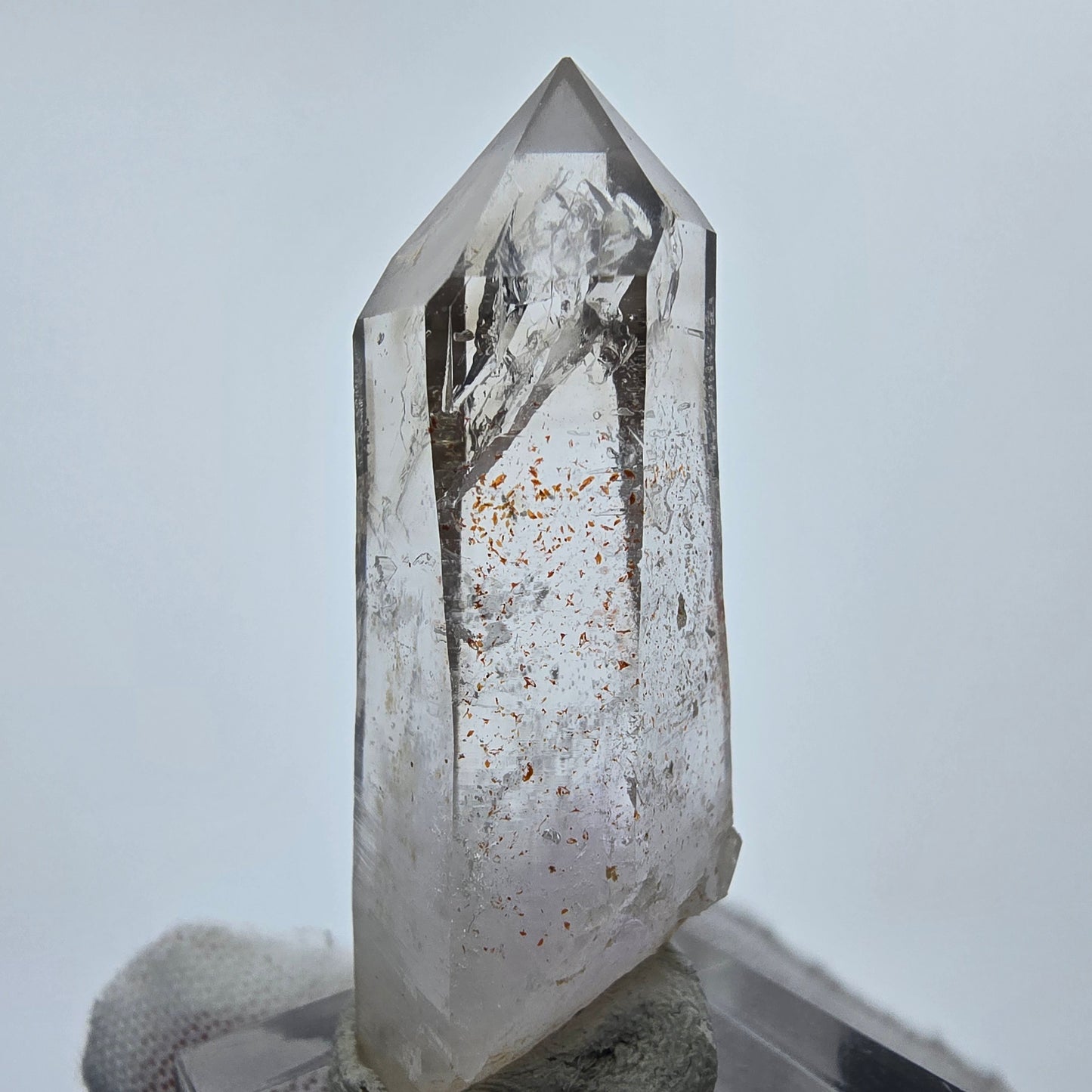 Pointe de sceptre en quartz fumé Enhydro transparent 1x Bubble Goboboseb, Namibie 46*19*16mm