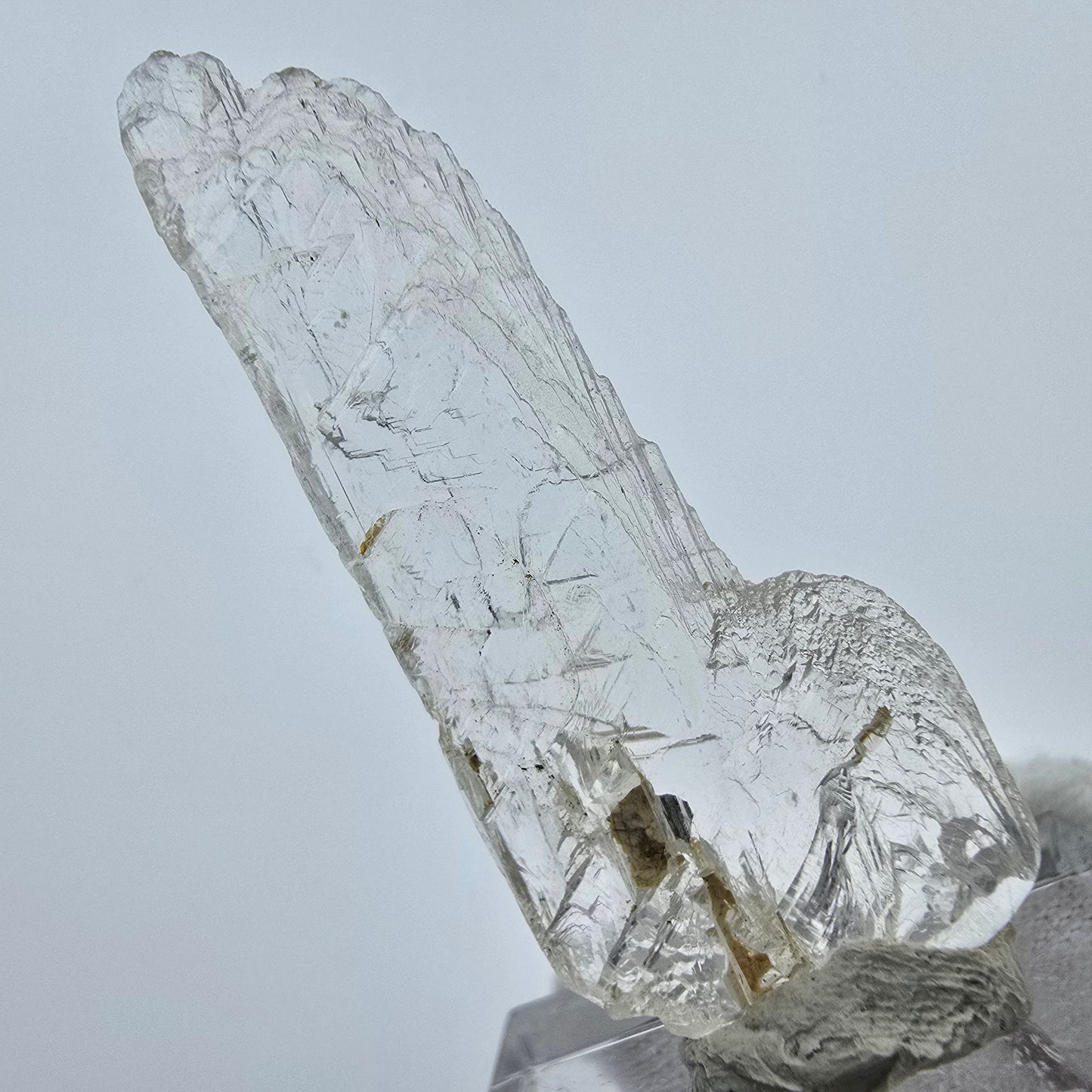 Seltener Kunzit X Spodumen Kristall weiß UV Mineral 45*18*5mm aus Brasilien