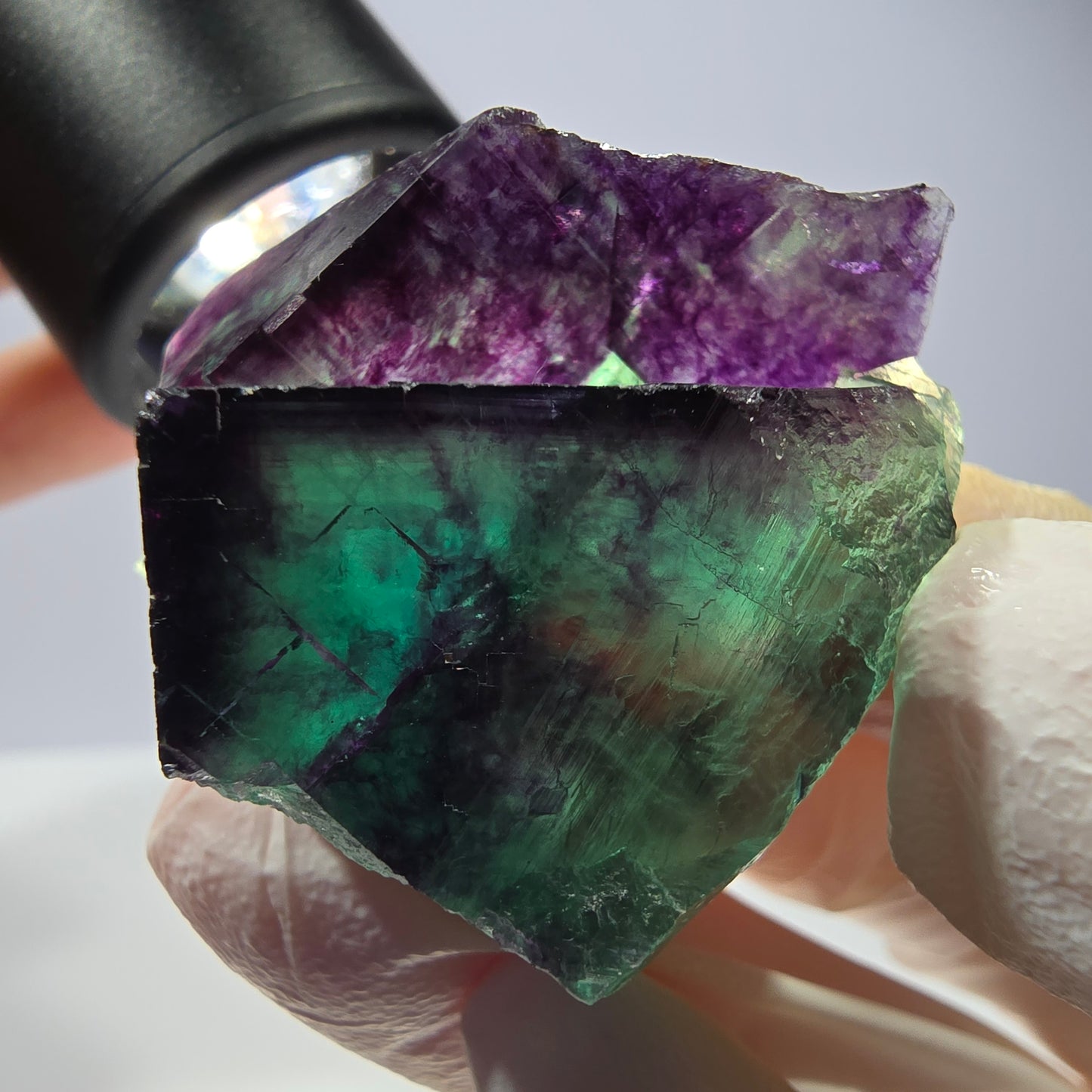 Spécimen de cube de fluorite fantôme, parqueté vert violet Okorusu, Namibie 38*34*25 mm
