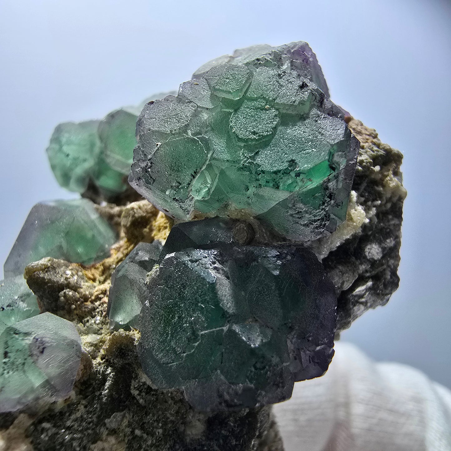 Fluorite fantôme zonale Schörl Tourmaline Muscovite Hyalite Erongo, Namibie 83*45*47mm