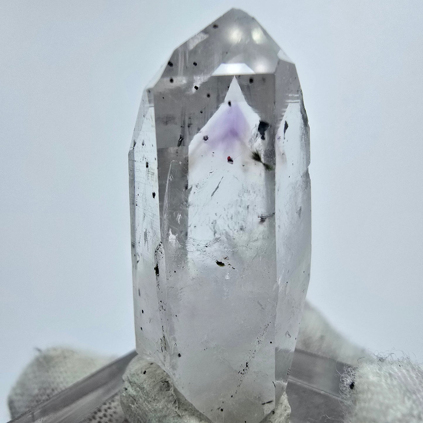 Phantom Amethyst Kristall mit Hämatit Streep Mine Goboboseb Namibia 33*14*13mm