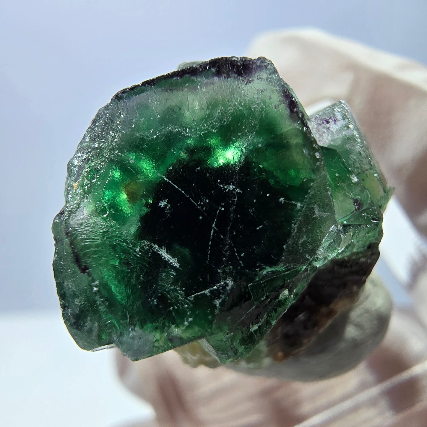 Cube de fluorite fantôme, zonal, spécimen de muscovite, Erongo, Namibie, 21 x 20 x 19 mm