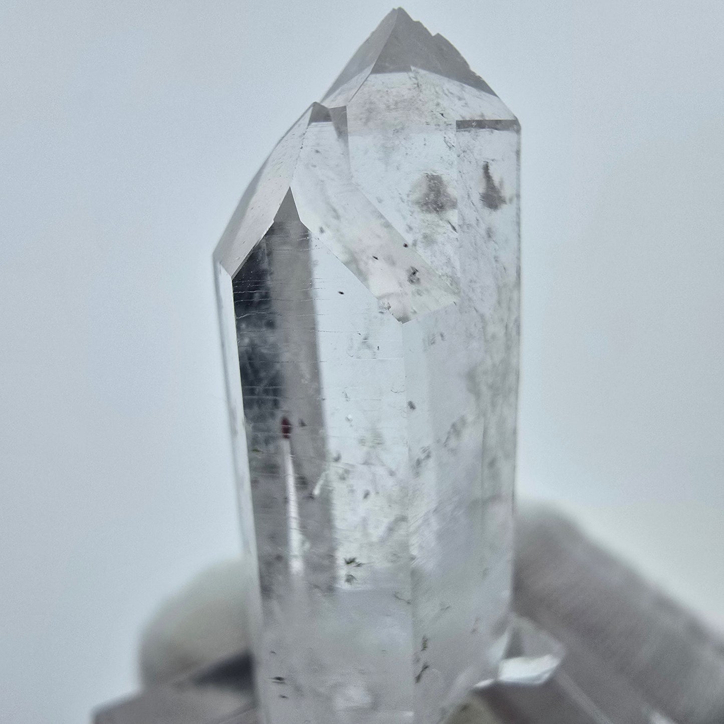 Klarer Harlekin Phantom Quarz Kristall Streep Mine, Goboboseb Namibia 37*15*15mm