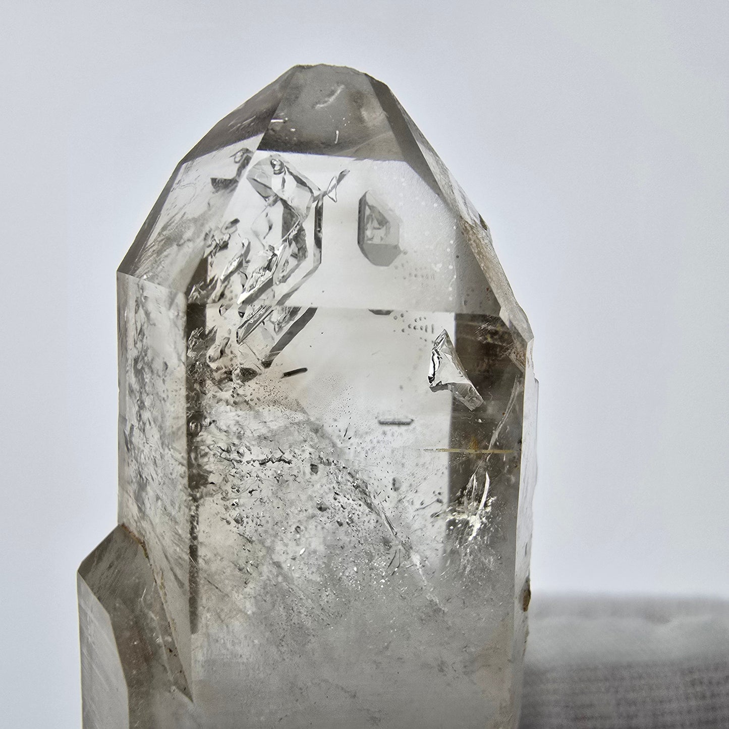 Enhydro Phantom Smoky Quartz Tip 1x Bubble Goboboseb, Namibie 47*23*14mm