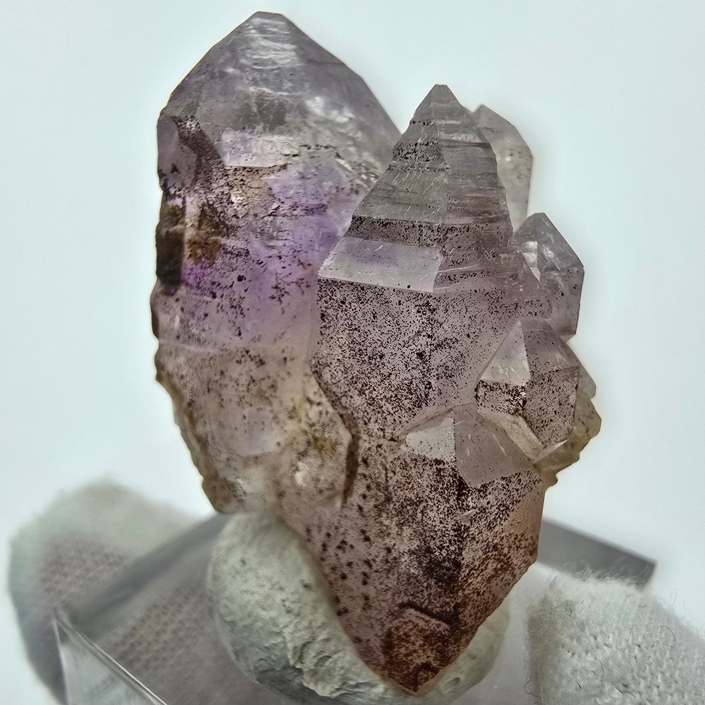 Amas de sceptres d'améthyste fantôme transparent violet brun Goboboseb, Namibie 36*27*20mm