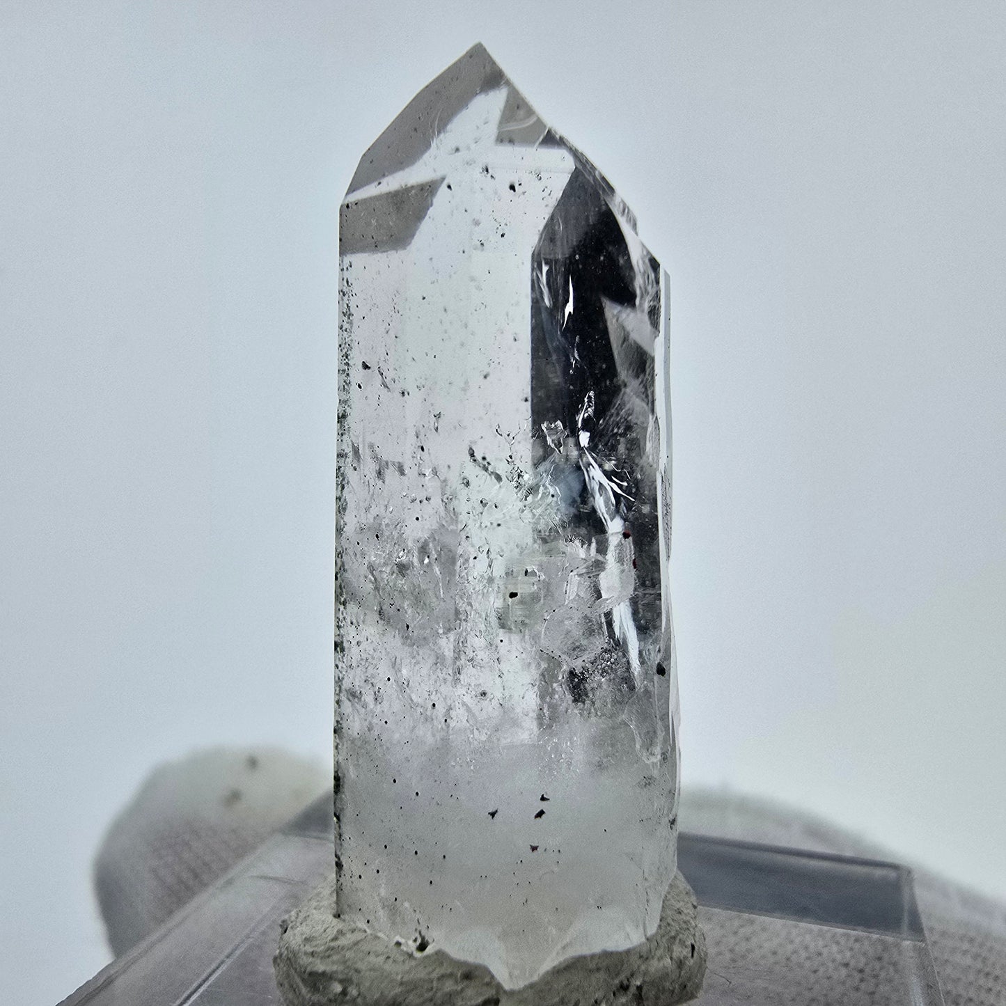 Cristal de quartz hématite fantôme transparent, Streep Mine, Goboboseb, Namibie, 33 x 18 x 10 mm