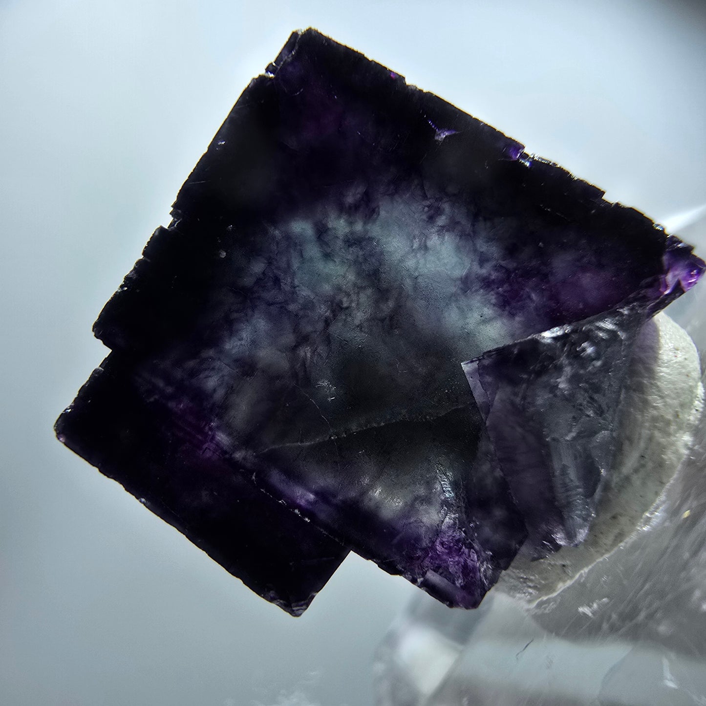 Spécimen rare de cube de fluorite fantôme, vert zonal et violet, Okorusu, Namibie, 21 x 19 x 13 mm