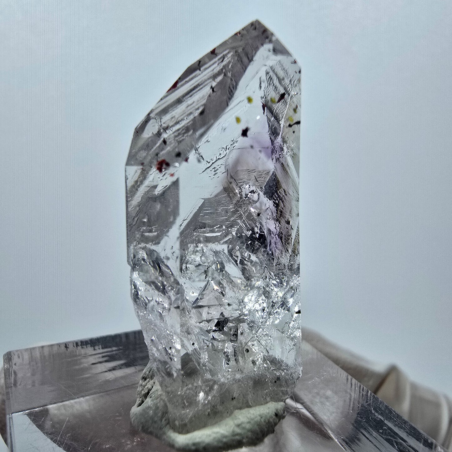 Quartz Harlequin Enhydro, mine Bubble Streep, Goboboseb, Namibie, 32 x 15 x 14 mm