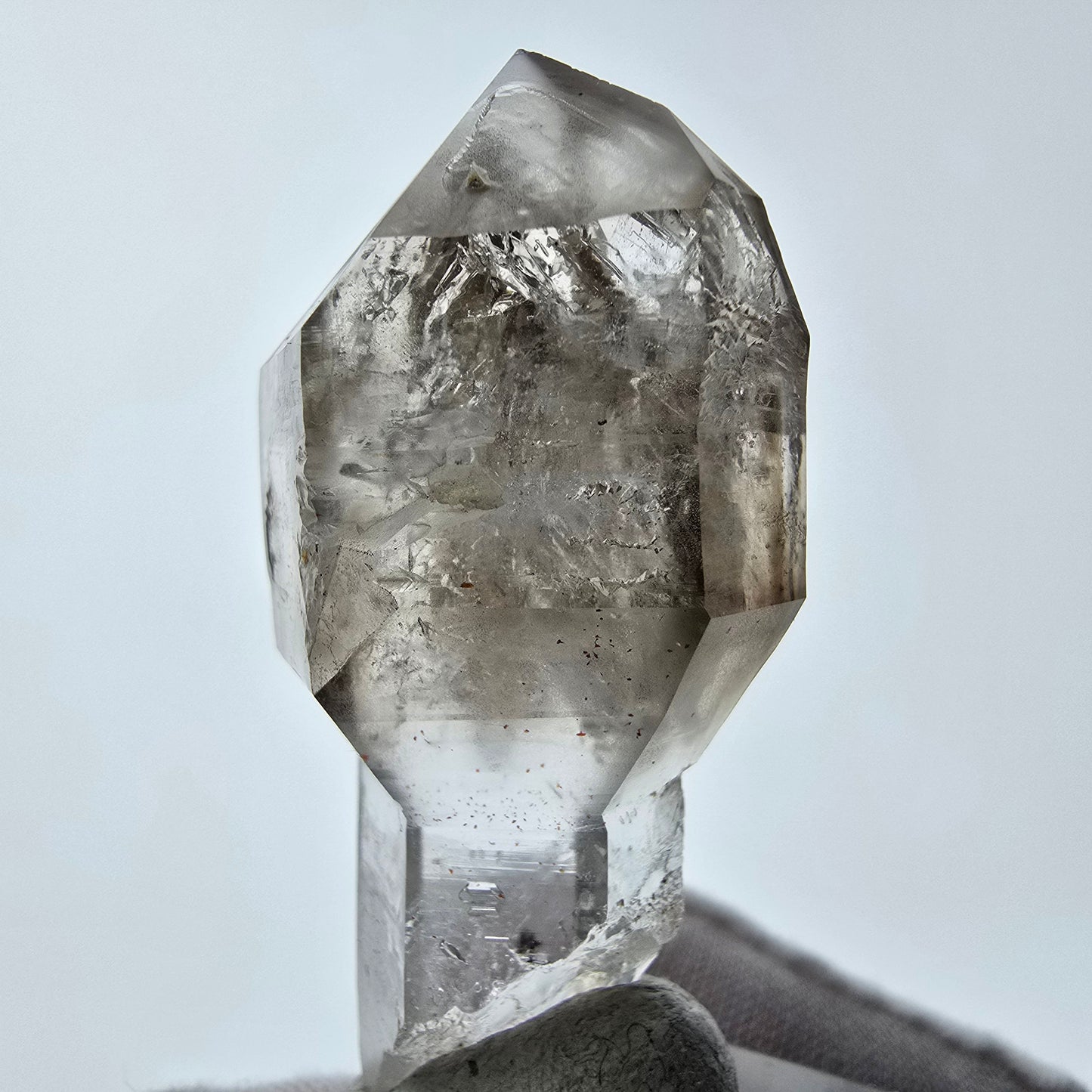 Enhydro Phantom Smoky Quartz Sceptre Tip 2x Bubble Goboboseb, Namibie 52*27*20mm