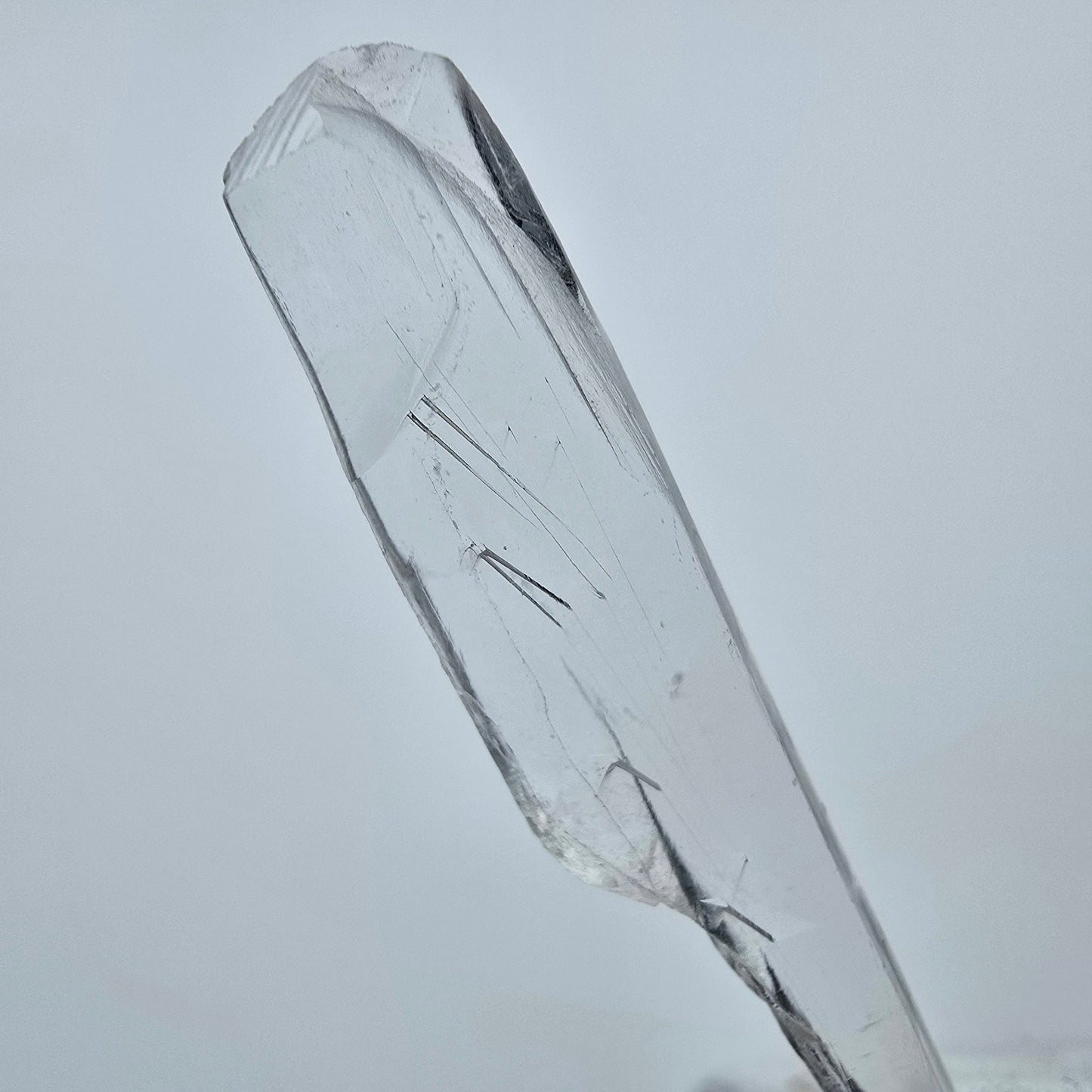 Seltener Kunzit X Spodumen Kristall weiß UV Mineral 49*7*3mm aus Brasilien