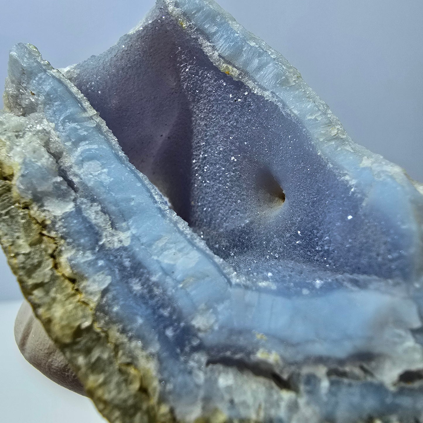 Calcédoine bleue rare, spécimen d'agate dentelle bleue Namibie 103*42*37mm