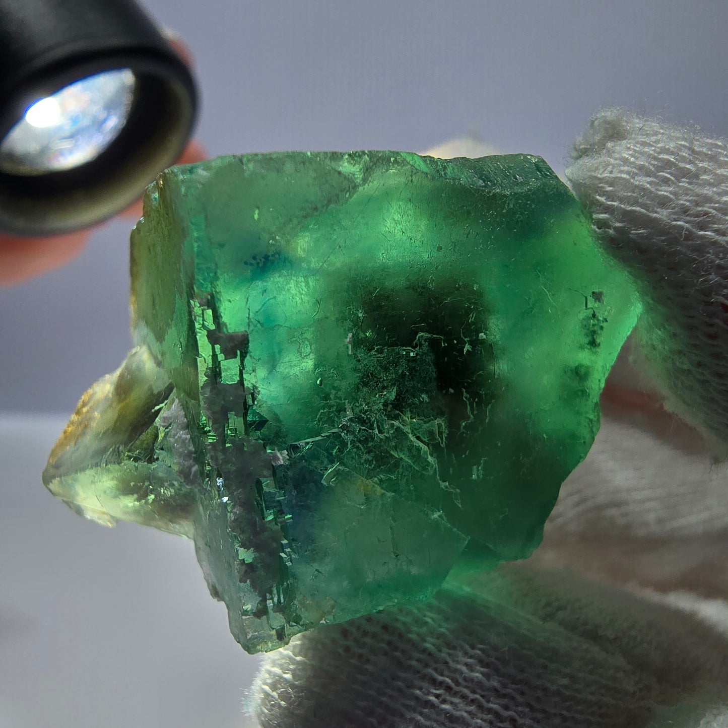 Rare spécimen de cube de fluorite fantôme, parqueté vert Okorusu, Namibie, 39 x 33 x 32 mm