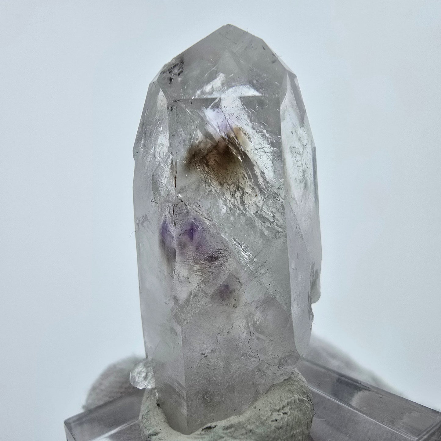 Klarer Phantom Amethyst mit Analcim Streep Mine Goboboseb Namibia 40*18*16mm
