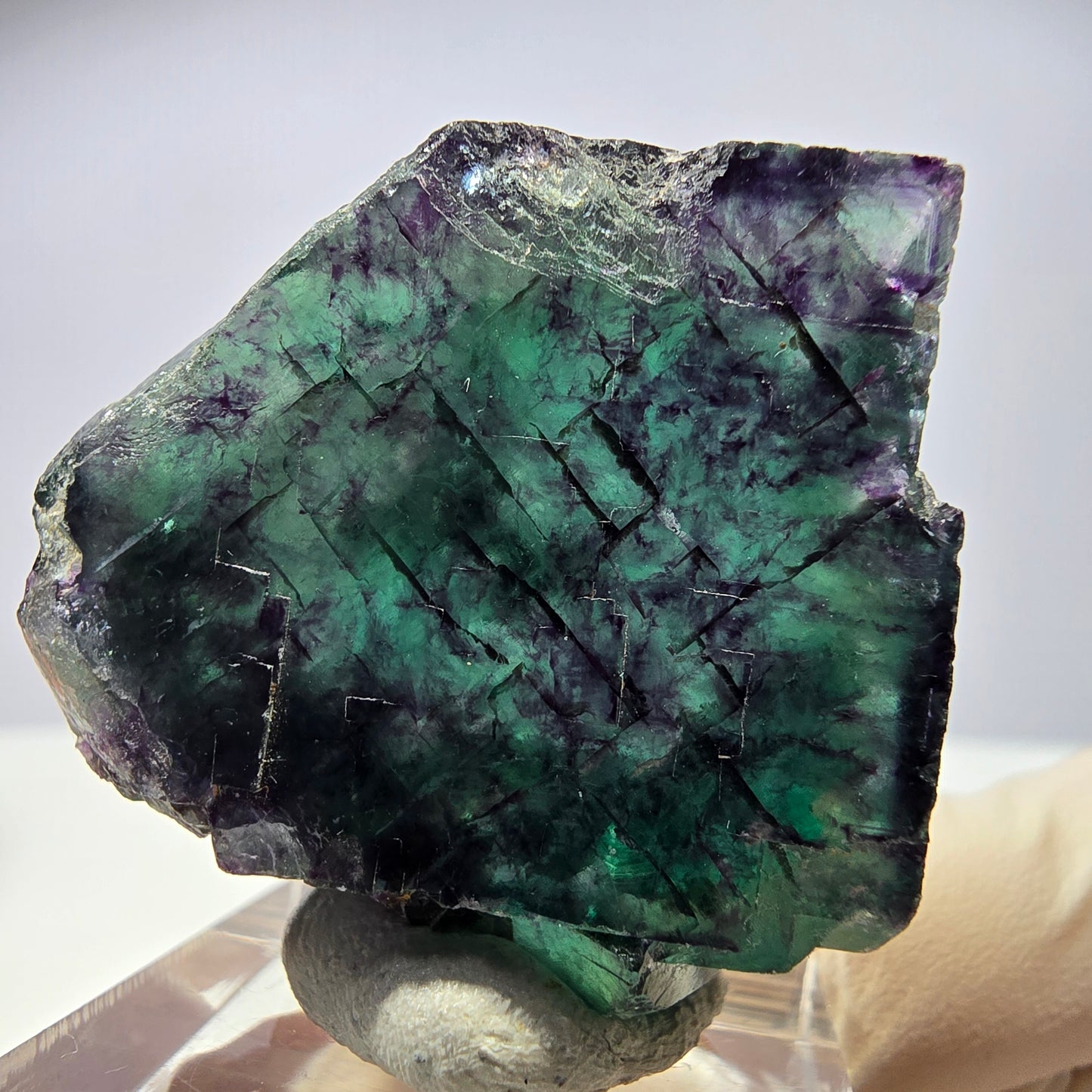 Rare cube de fluorite fantôme parqueté vert violet Okorusu Namibie 35*33*14mm