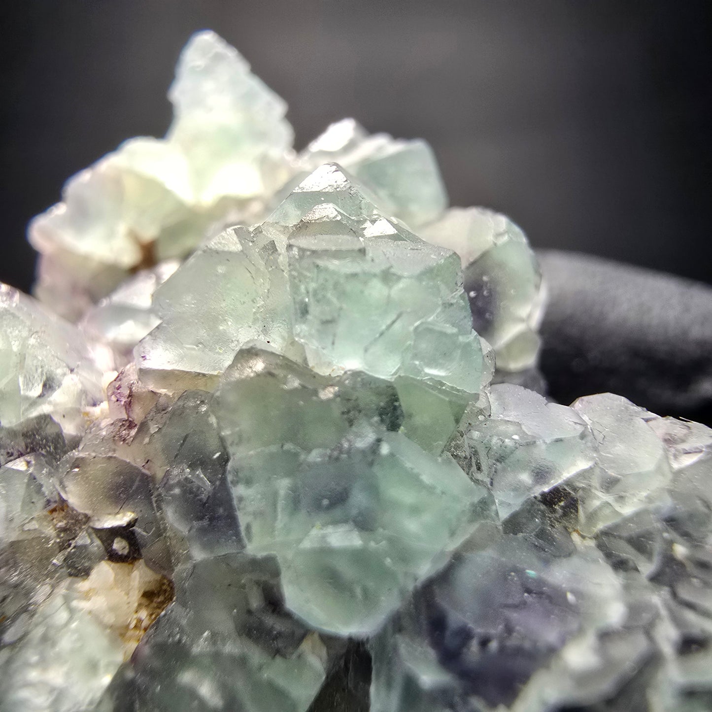 Phantom Fluorit Würfel gün lila, Hyalit Stufe Erongo Namibia 43*34*33mm Sammlung