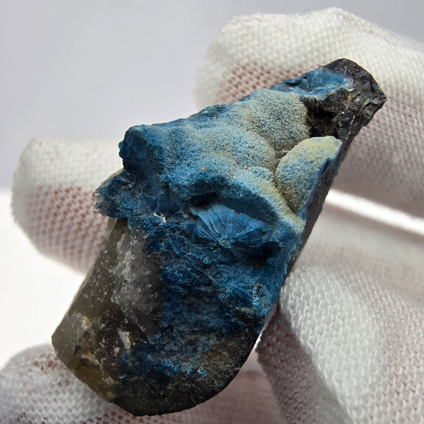 Seltene Shattuckit Stufe mit Kugel Kristallen blau Kaokoveld, Namibia 32*17*14mm