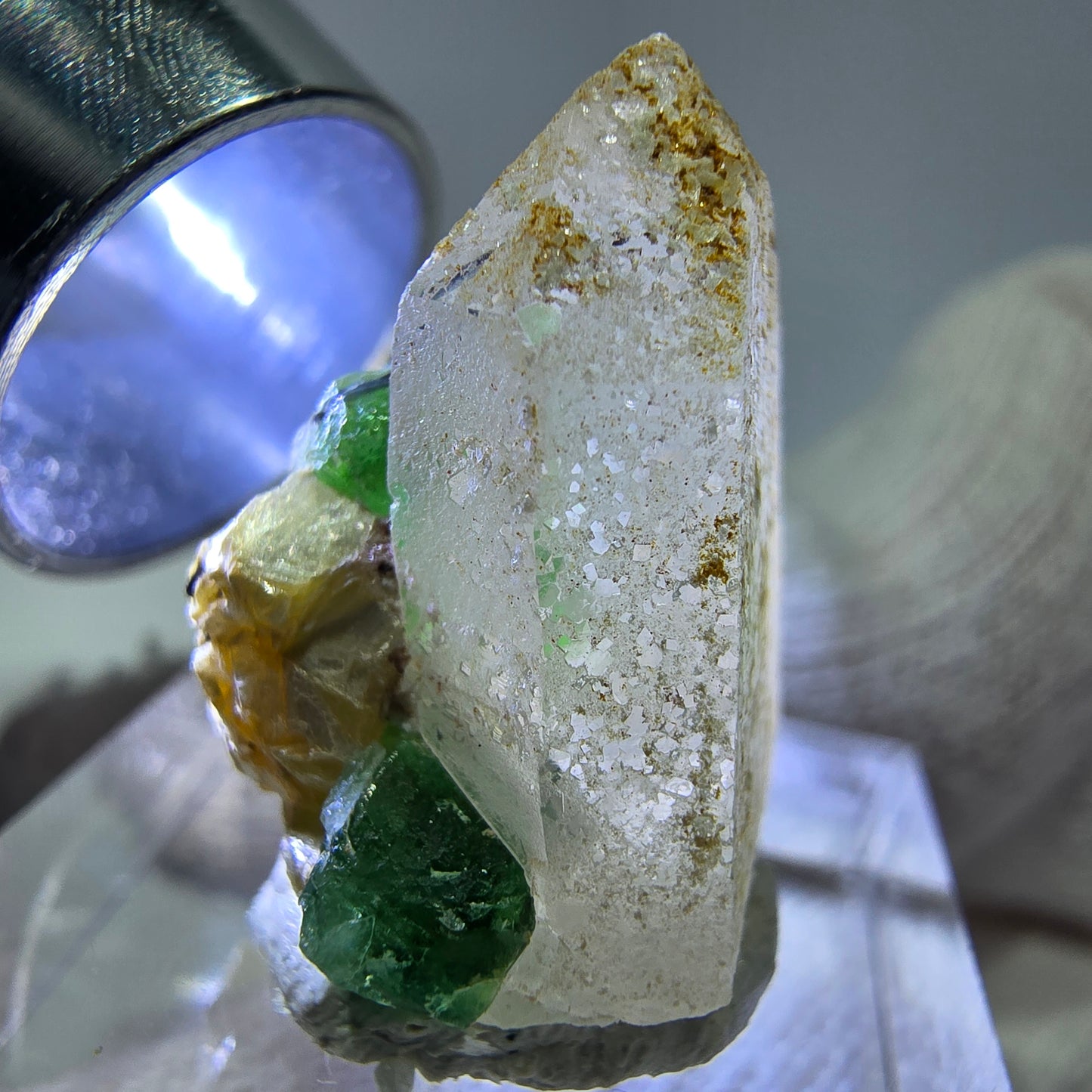 Fluorite fantôme, quartz fumé, hyalite, tourmaline de Schörl, muscovite, Erongo, Namibie, 23 x 19 x 15 mm