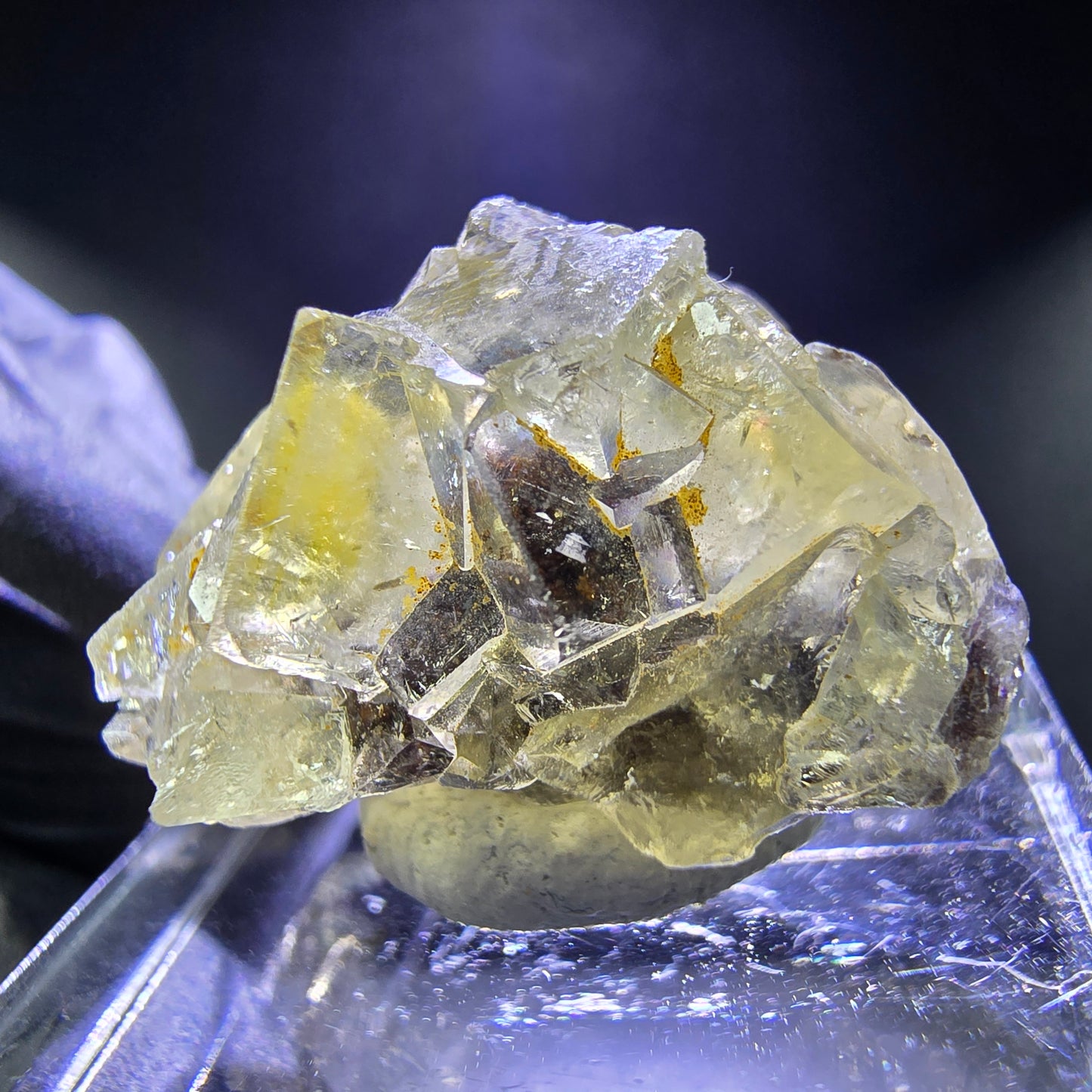 Seltene Honey Pocket Phantom Fluorit XX Würfel Stufe 25*17*15mm Okorusu, Namibia