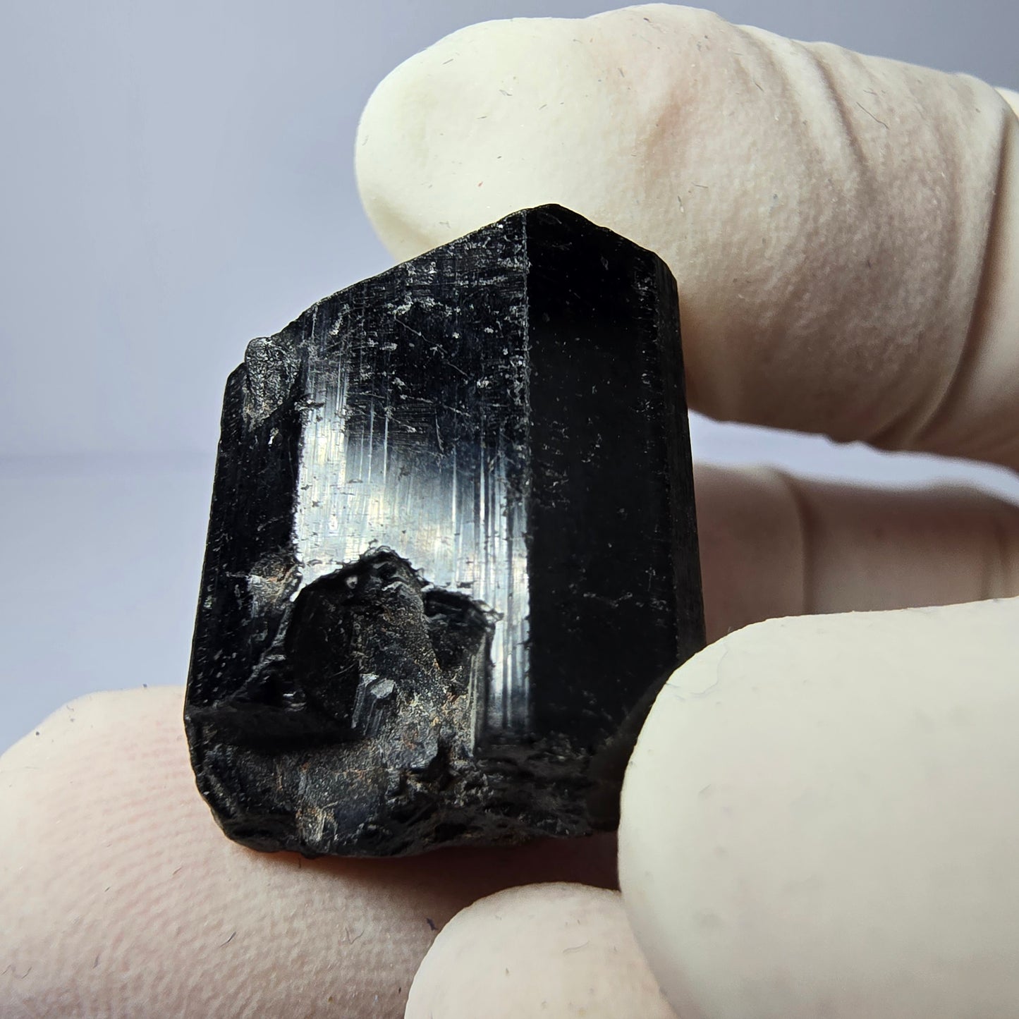 Symmetrischer Schörl Turmalin schwarz Erongo, Namibia 22*15*15mm Sammlung
