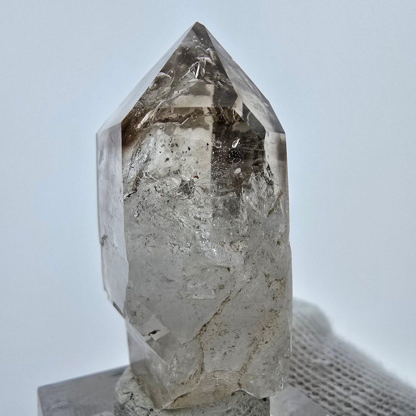 Enhydro Phantom Rauchquarz Spitze, 2x Blase Goboboseb, Namibia 44*24*15mm