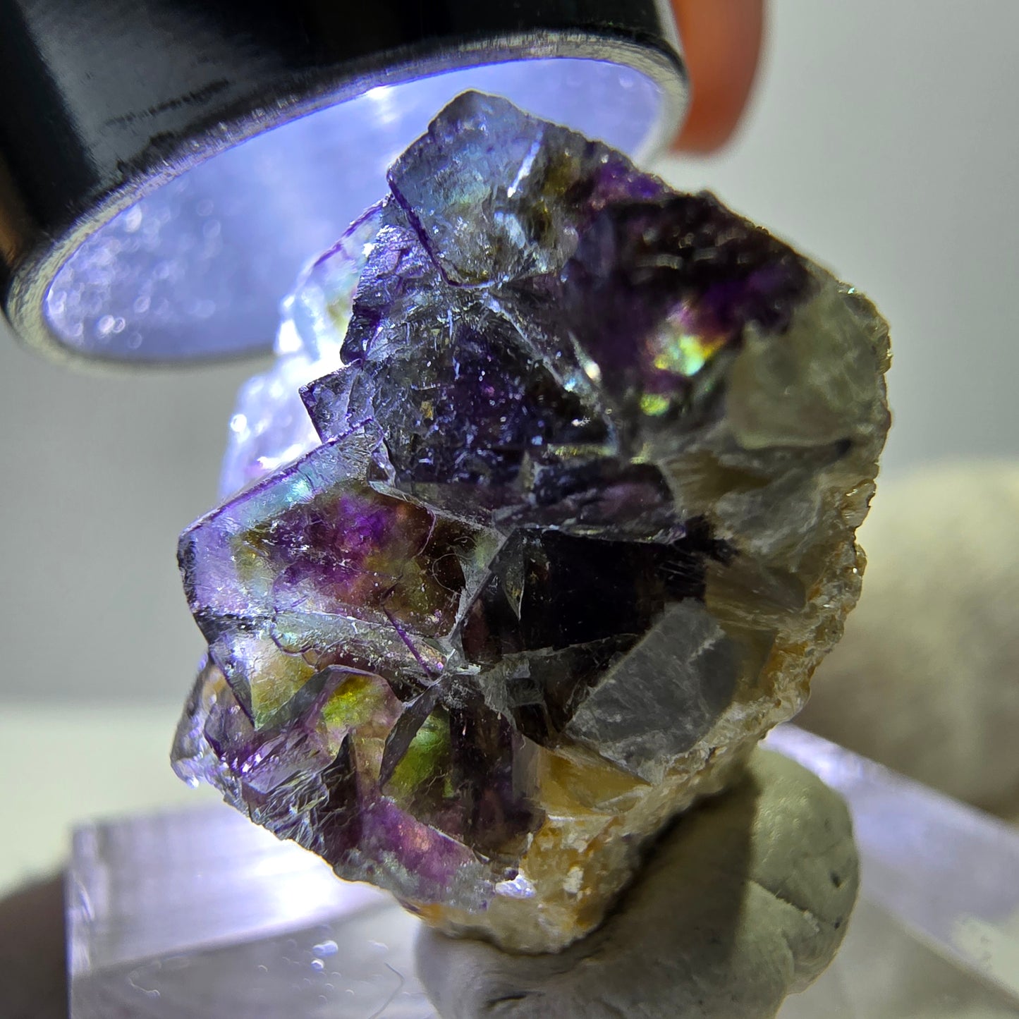 Cubes de fluorite fantôme colorés, spécimen de muscovite, Erongo, Namibie, 23 x 18 x 12 mm