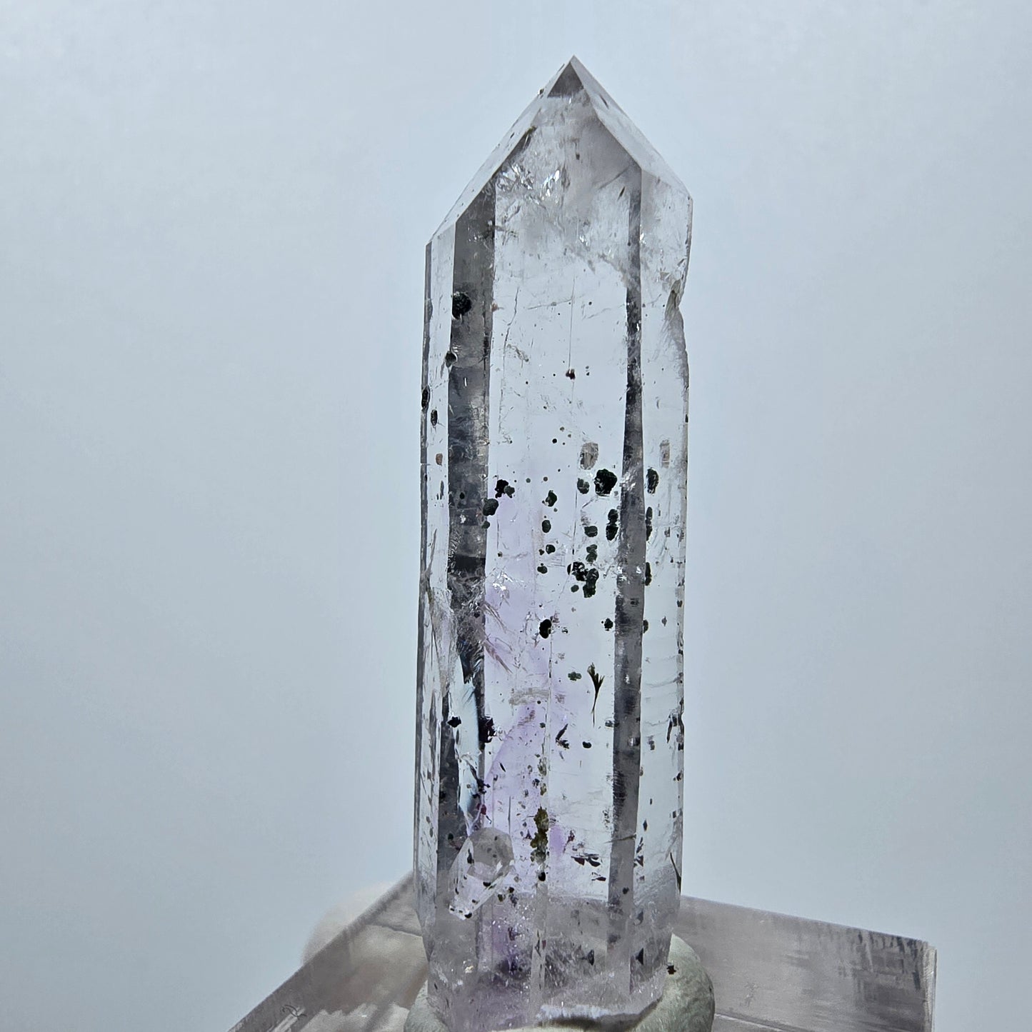 Quartz hématite transparent Point Streep Mine, Goboboseb, Namibie 42 x 12 x 10 mm