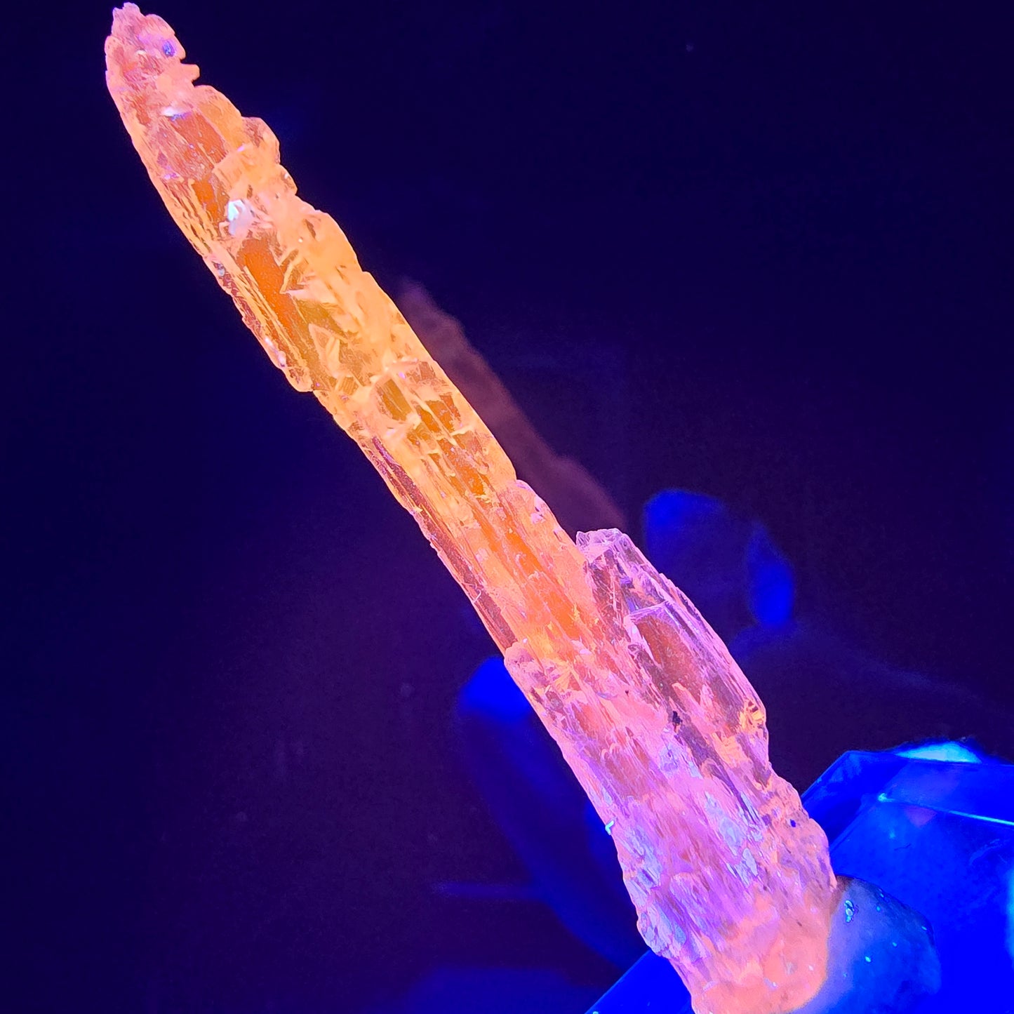 Seltener Kunzit X Spodumen Kristall weiß UV Mineral 53*9*5mm aus Brasilien