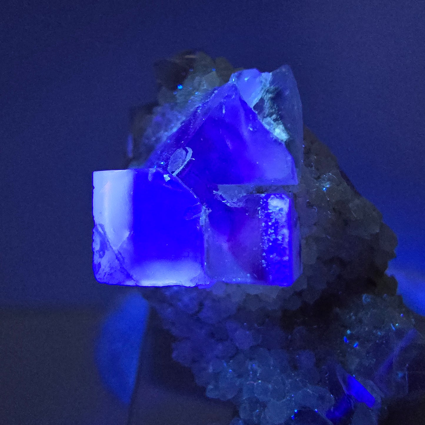 Cubes de fluorite fantôme UV rares, qualité quartz Brandberg, Namibie 30*16*17mm