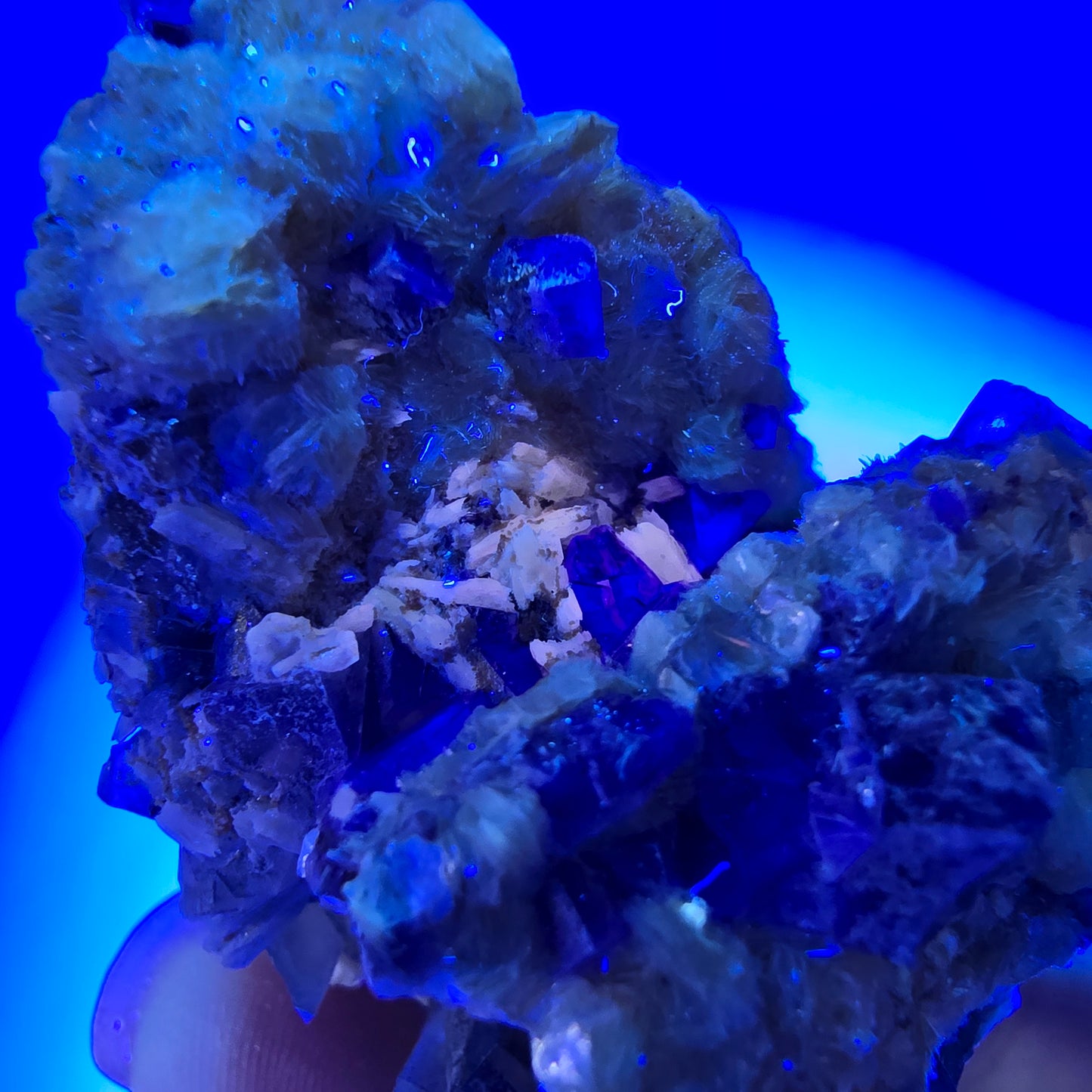 Cubes de fluorite fantôme colorés, spécimen de calcite muscovite UV, Erongo, Namibie, 63 x 52 x 31 mm
