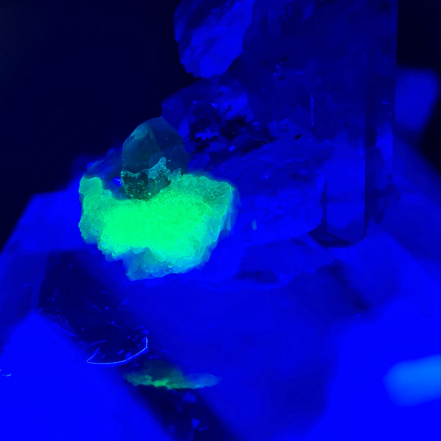 Seltener Aquamarin X mit Hyalit, Orthoklas Erongo, Namibia 20*17*11mm