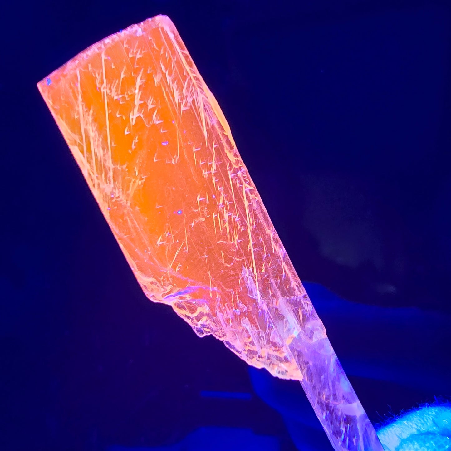 Seltener Kunzit X Spodumen Kristall weiß UV Mineral 66*14*4mm aus Brasilien