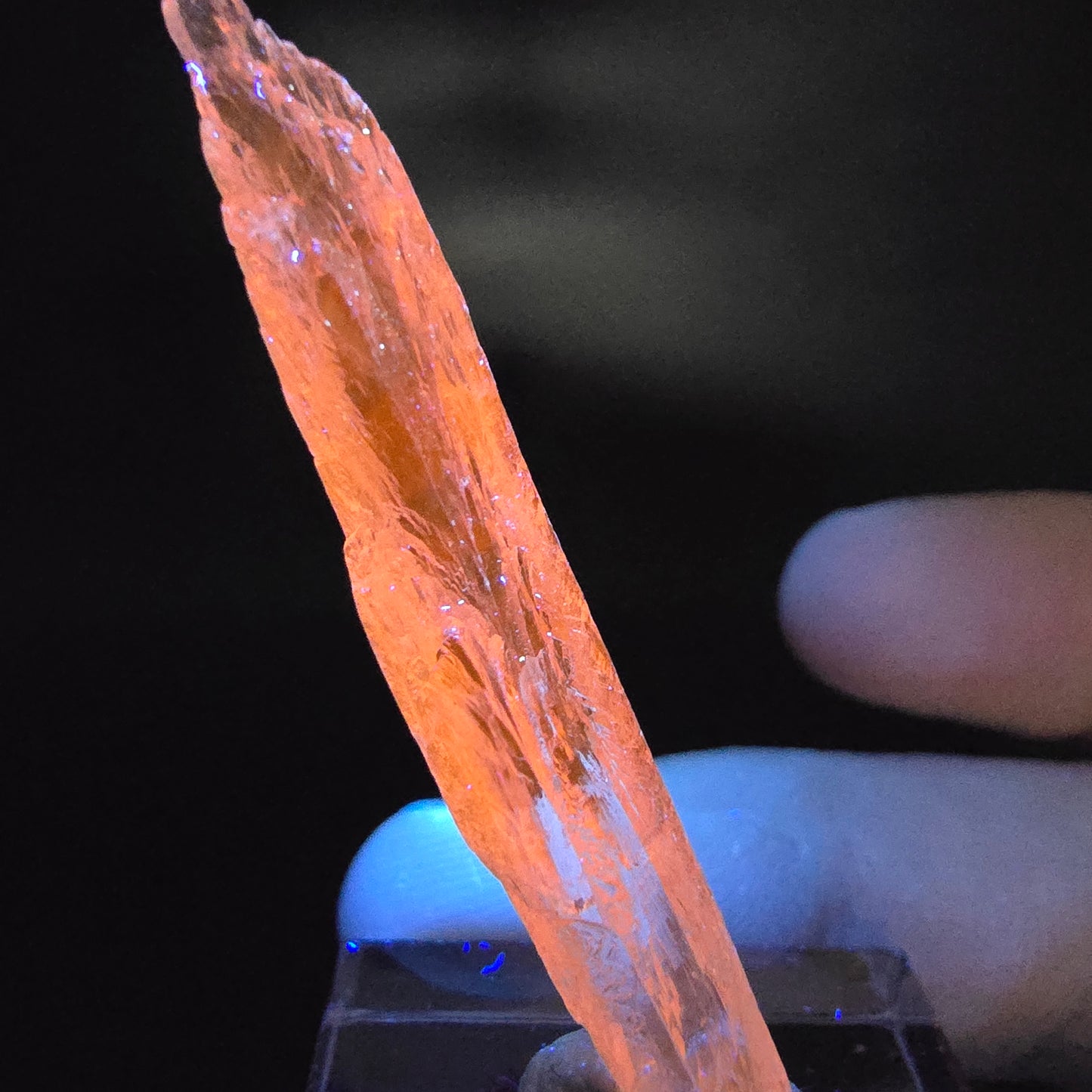 Seltener Kunzit X Spodumen Kristall weiß UV Mineral 48*5*4mm aus Brasilien