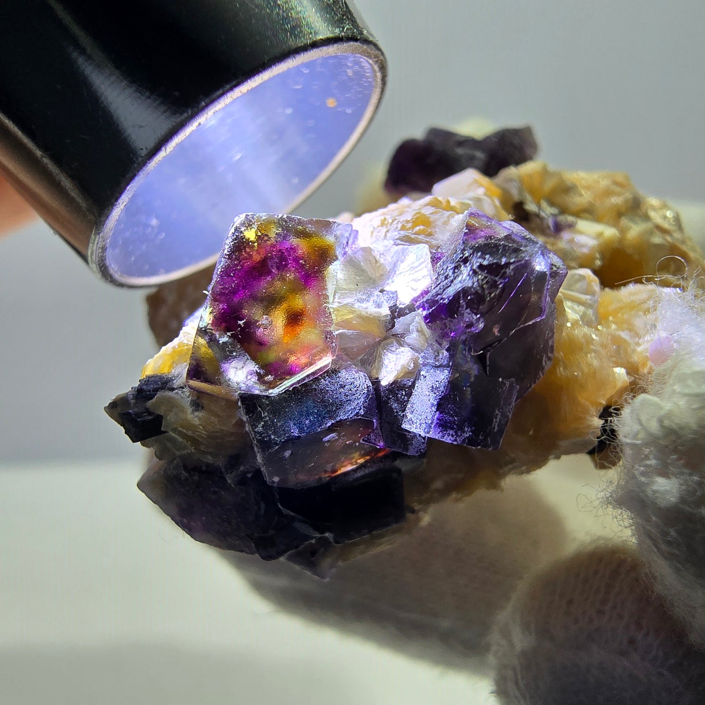 Bunte Phantom Fluorit Schörl Turmalin Muskovit Stufe Erongo, Namibia 57*41*25mm