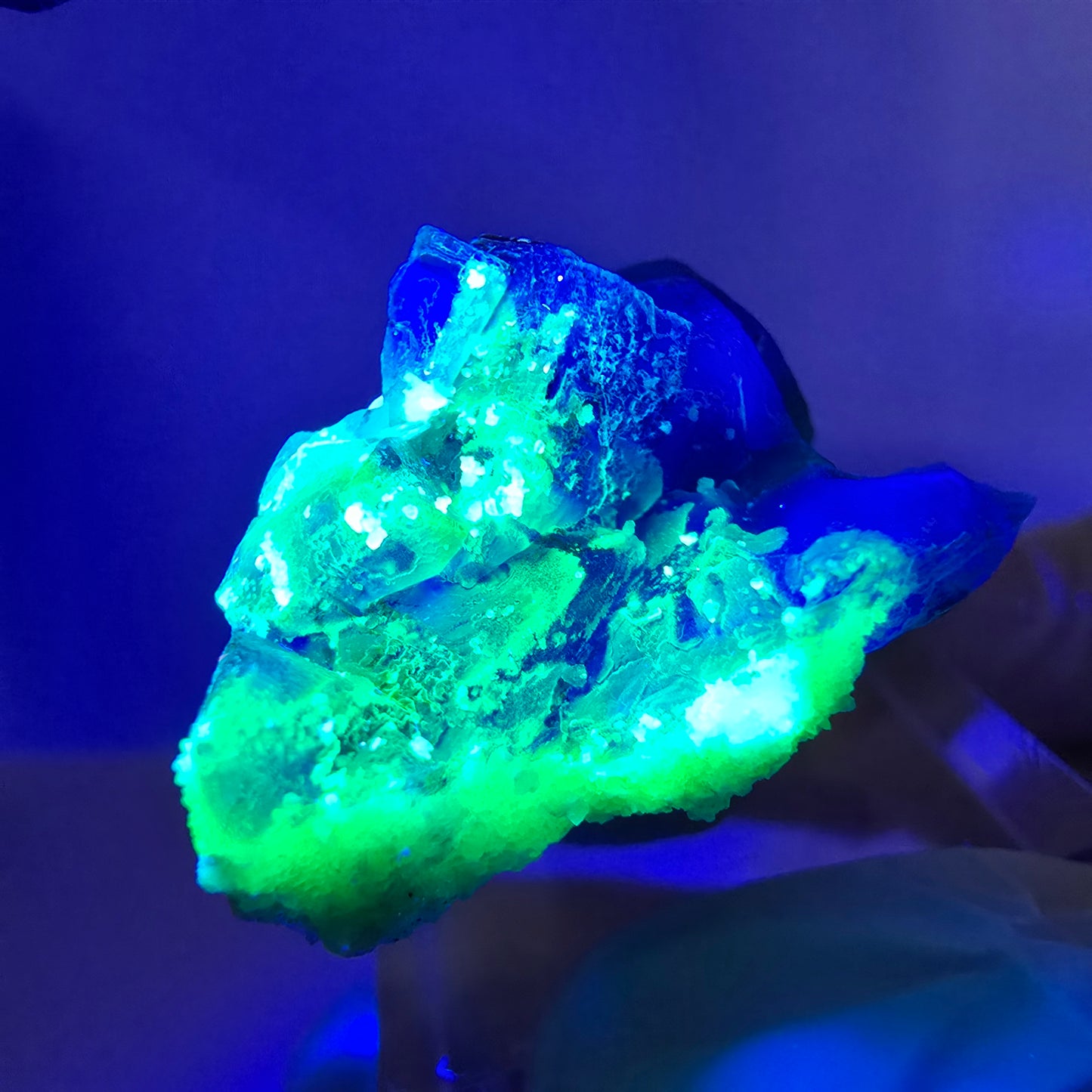 Cube de fluorite fantôme, muscovite et hyalite, spécimen d'Erongo, Namibie, 34 x 23 x 22 mm