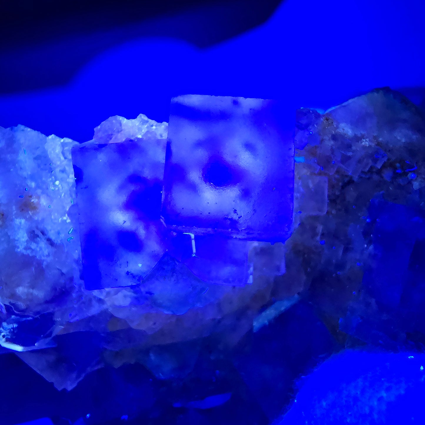 Seltene UV Phantom Fluorit Würfel, Quarz Stufe Brandberg, Namibia 59*39*20mm