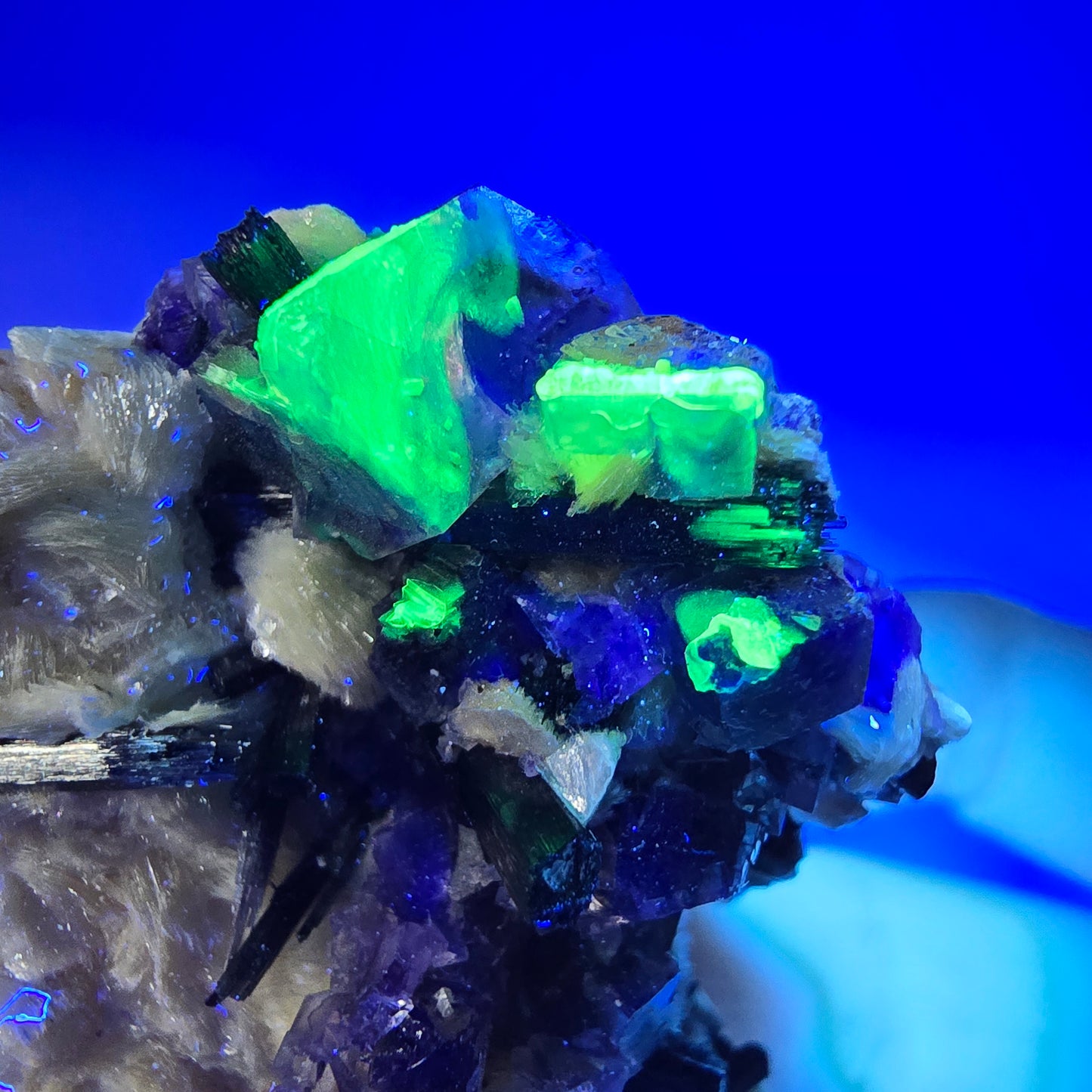 Bunte Phantom Fluorit Schörl Turmalin Hyalit Muskovit Erongo, Namibia 60*49*37mm