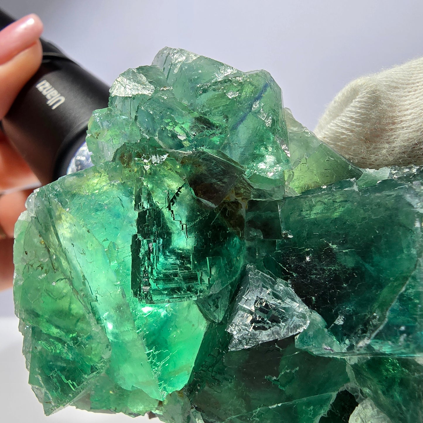 Grand cube de fluorite fantôme vert étagé Okorusu Namibie 80 x 65 x 35 mm