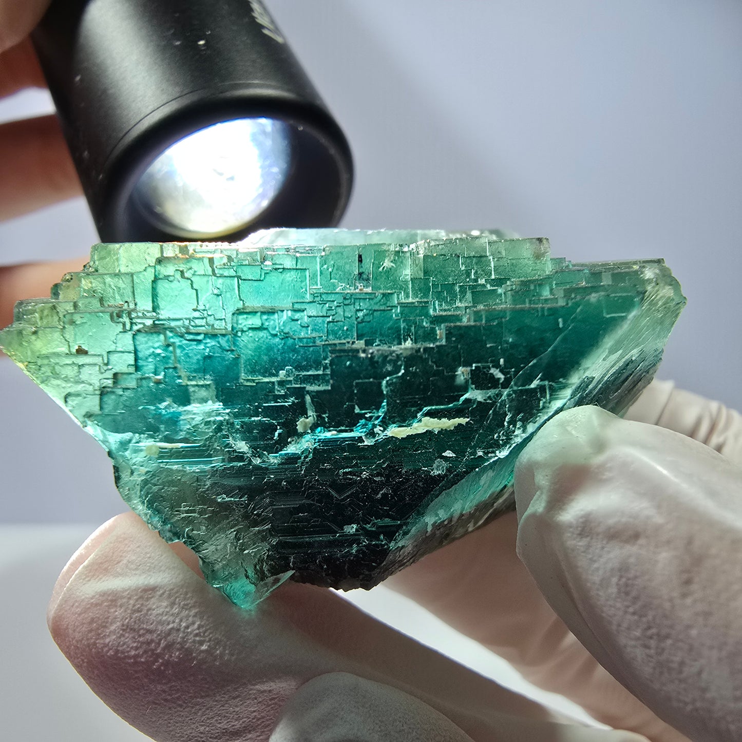 Spécimen de cube de fluorite fantôme transparente, vert parqueté, Okorusu, Namibie, 58 x 46 x 23 mm