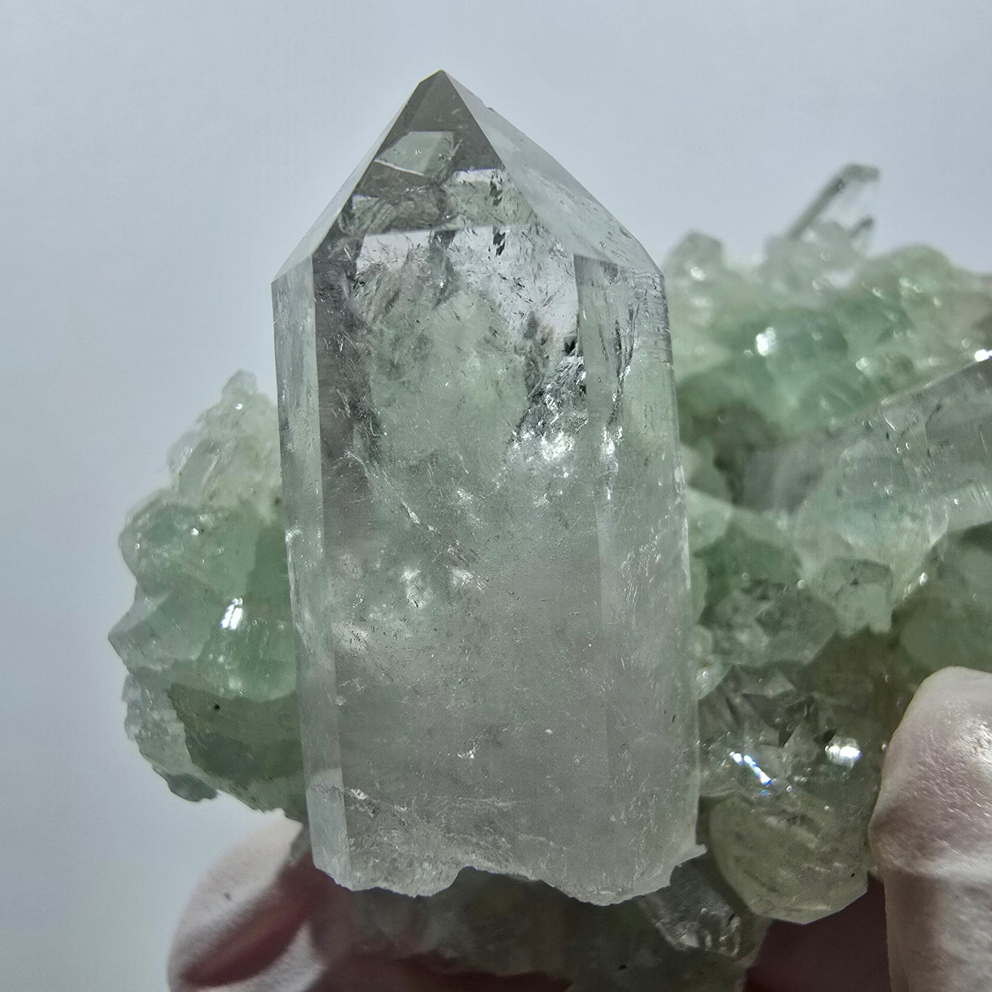 Spécimen de quartz clair, de préhnite et de calcite Streep Mine, Goboboseb, Namibie 49*38*23 mm