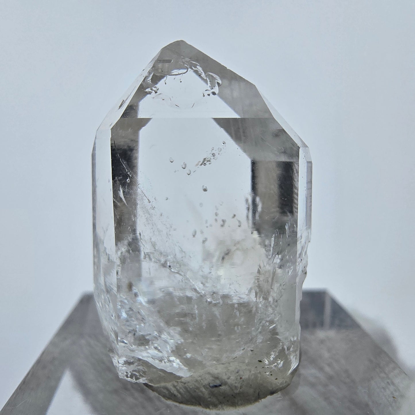 Klare Lemurian Phantom Quarz Spitze Streep Mine, Goboboseb, Namibia 25*17*10mm