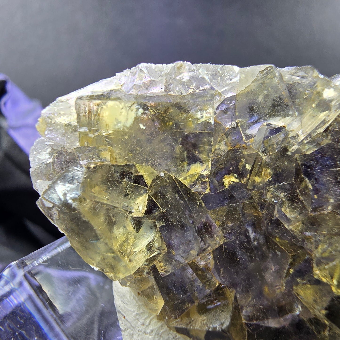 Seltene Honey Pocket Phantom Fluorit XX Würfel Stufe 44*28*13mm Okorusu, Namibia