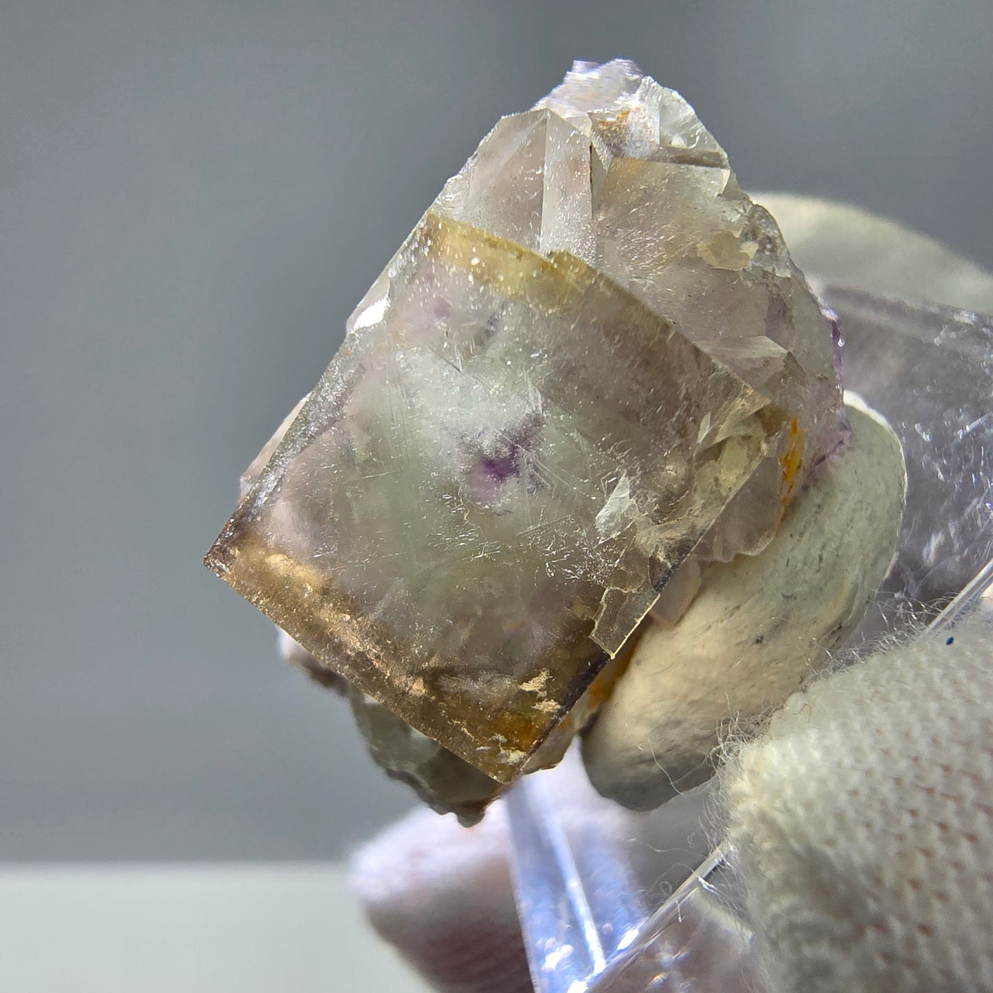 Seltene UV Phantom Fluorit Würfel Stufe lila gelb Brandberg, Namibia 28*17*16mm