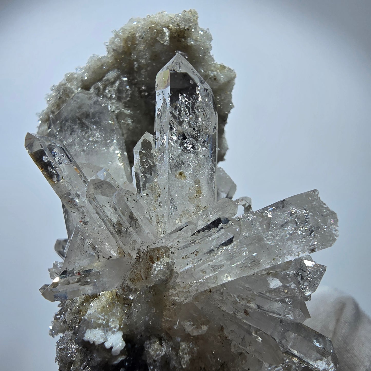 XL Phantom Smoky Quartz DT, calcite UV sur matrice Valentine Pocket, Namibie 166 x 81 x 47 mm
