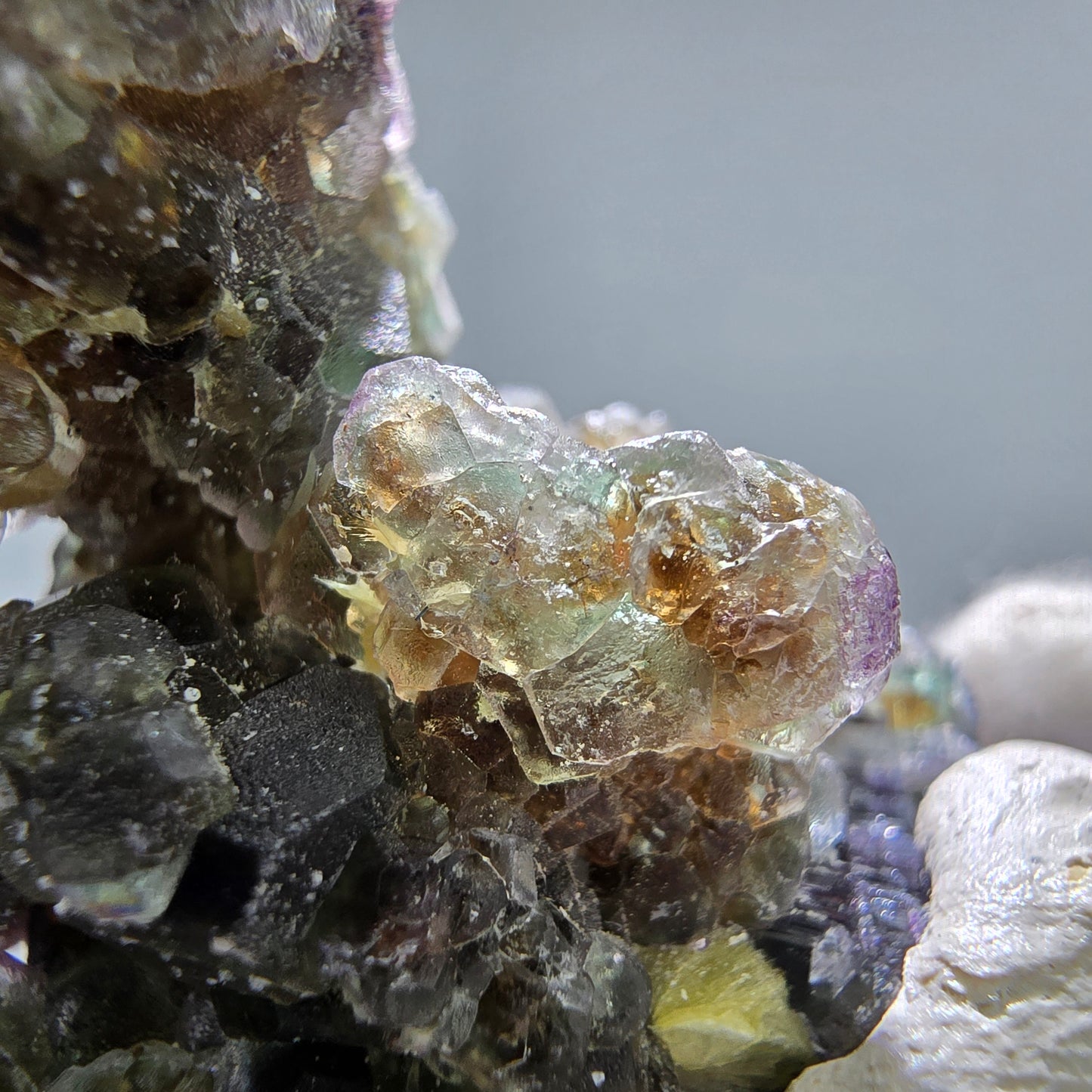 Phantom Fluorit Würfel Muskovit Schörl Turmalin Stufe Erongo, Namibia 41*32*25mm