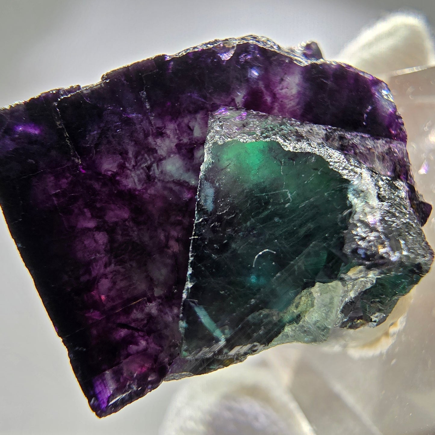 Rare spécimen de cube de fluorite fantôme, vert zonal et violet, Okorusu, Namibie, 25 x 23 x 22 mm