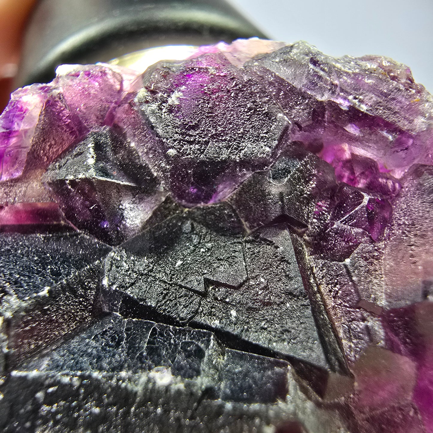 Spécimen de cube de fluorite fantôme, hexagonal, violet, Okorusu, Namibie, 52 x 33 x 16 mm