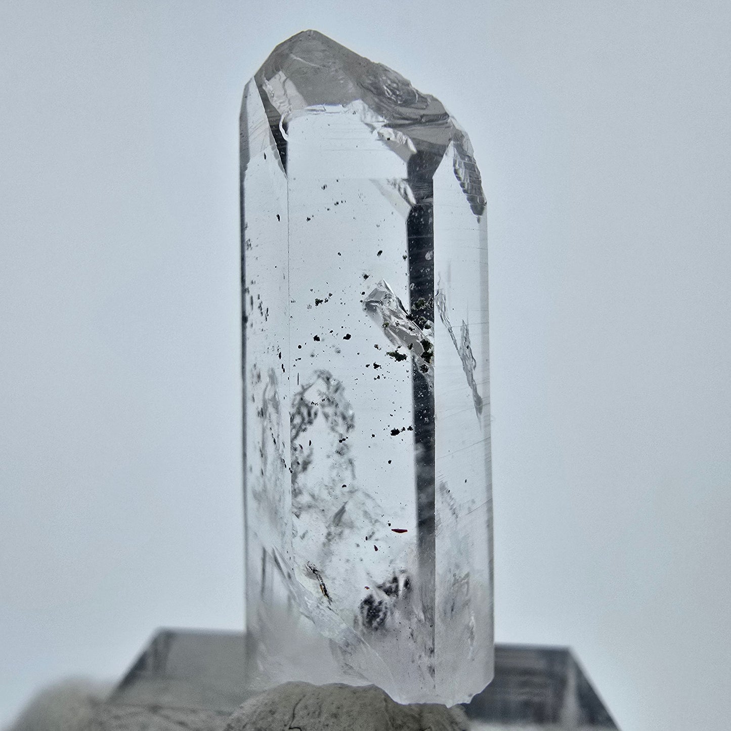 Klarer Phantom Hämatit Quarz Kristall Streep Mine, Goboboseb, Namibia 35*12*9mm