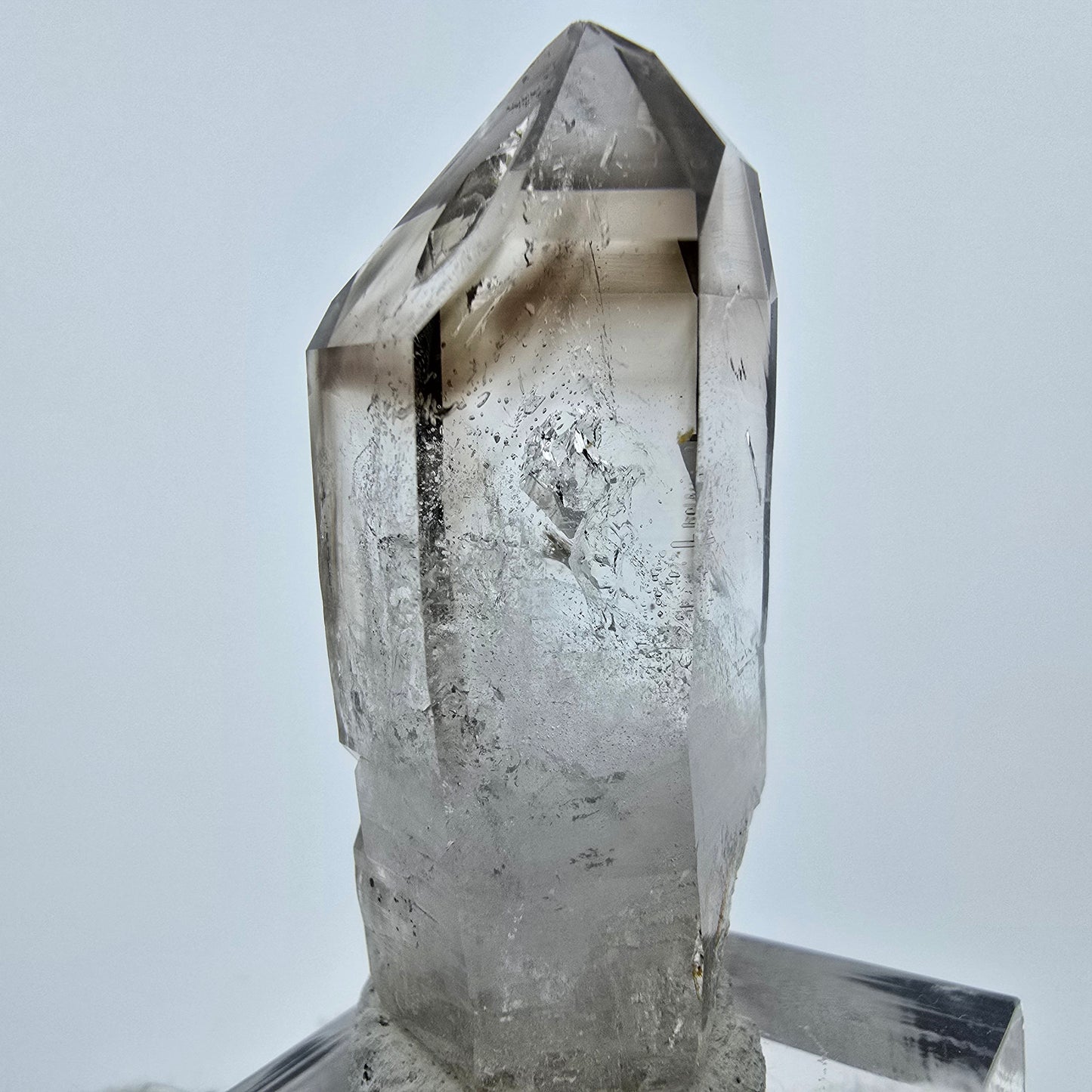 Klare Phantom Rauchquarz Kristallspitze Goboboseb, Namibia 45*20*15mm