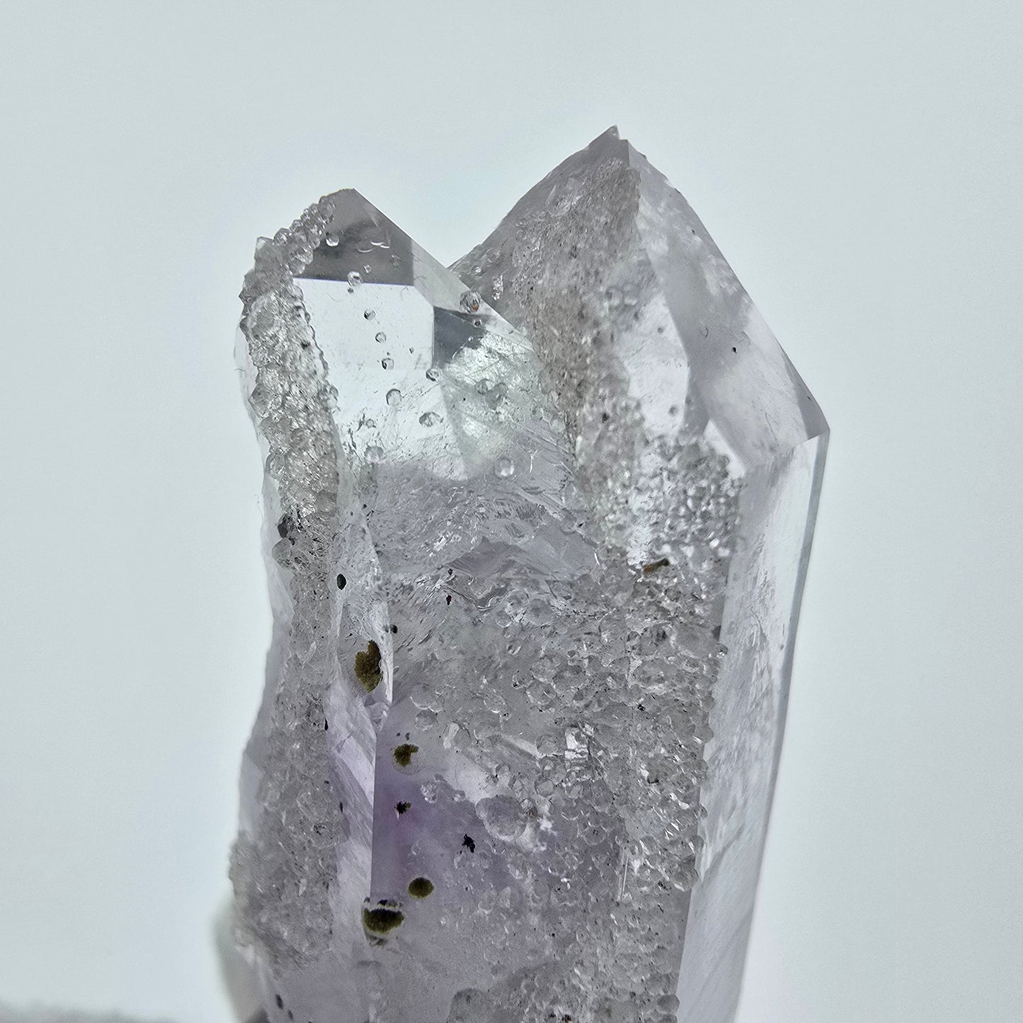 Harlekin Phantom Amethyst mit Analcim Streep Mine Goboboseb Namibia 47*21*19mm